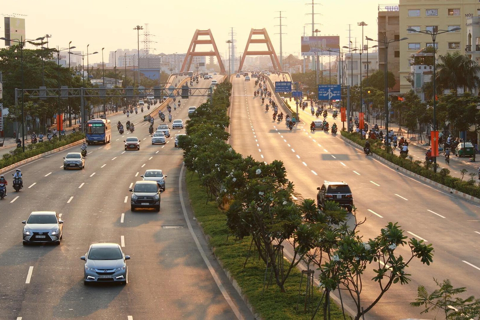 Hạ tầng 'dẫn sóng' bất động sản khu Đông