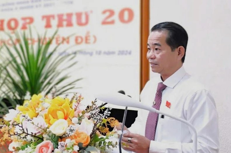 Thông qua nhiều Nghị quyết cấp bách về thu hồi đất