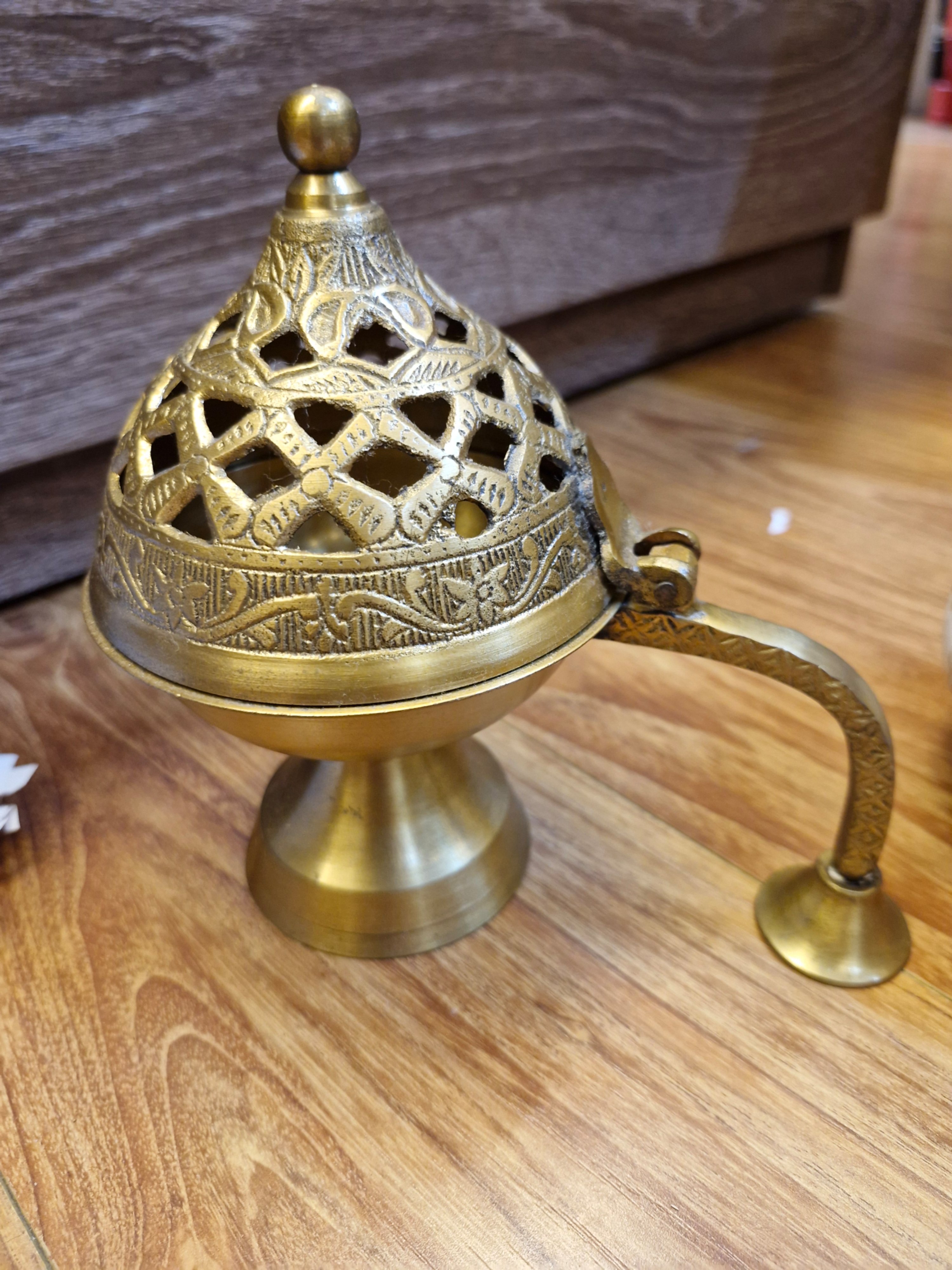 Lư xông trầm bằng đồng handmade Ấn Độ chạm thủ công