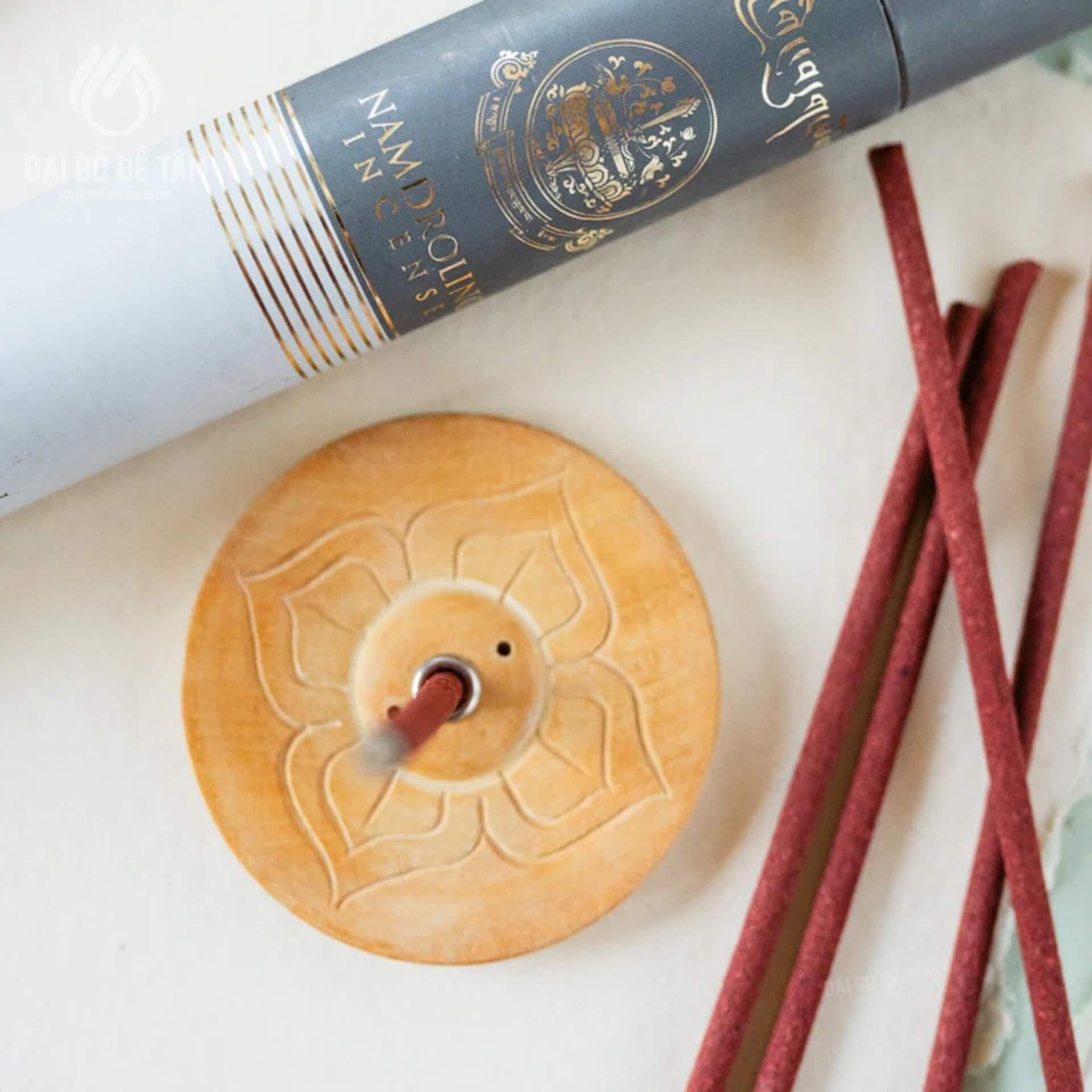 Nhang Thảo Mộc Tây Tạng Namdroling – Hộp 28 Que, Đốt Trên 1 Giờ