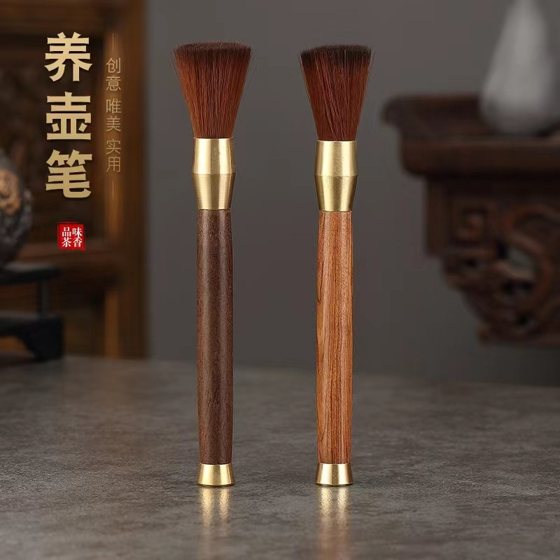 Chổi lông vệ sinh tượng Phật cán gỗ dùng lau tịnh trước khi chuyển nhà