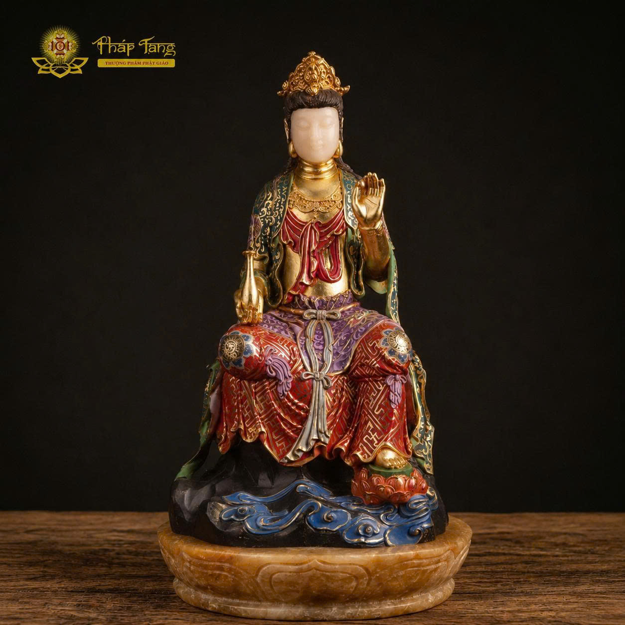 Tôn tượng Quan Thế Âm Bồ Tát Hán Bạch Ngọc nguyên khối tại cửa hàng Phật giáo Sài Gòn