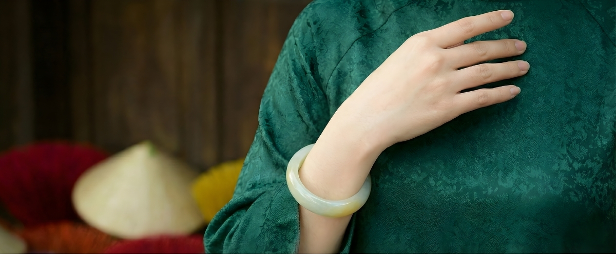 Mẫu đeo vòng bản