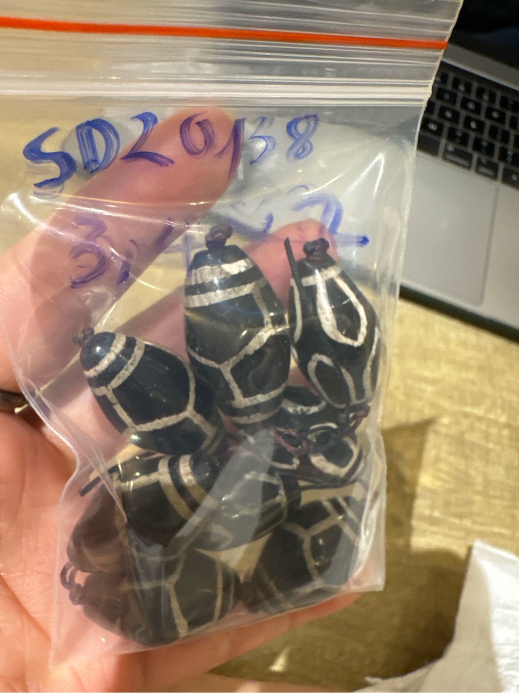 THUNG DZI MAI RÙA CỔ TIBET 3.4CM X 2CM