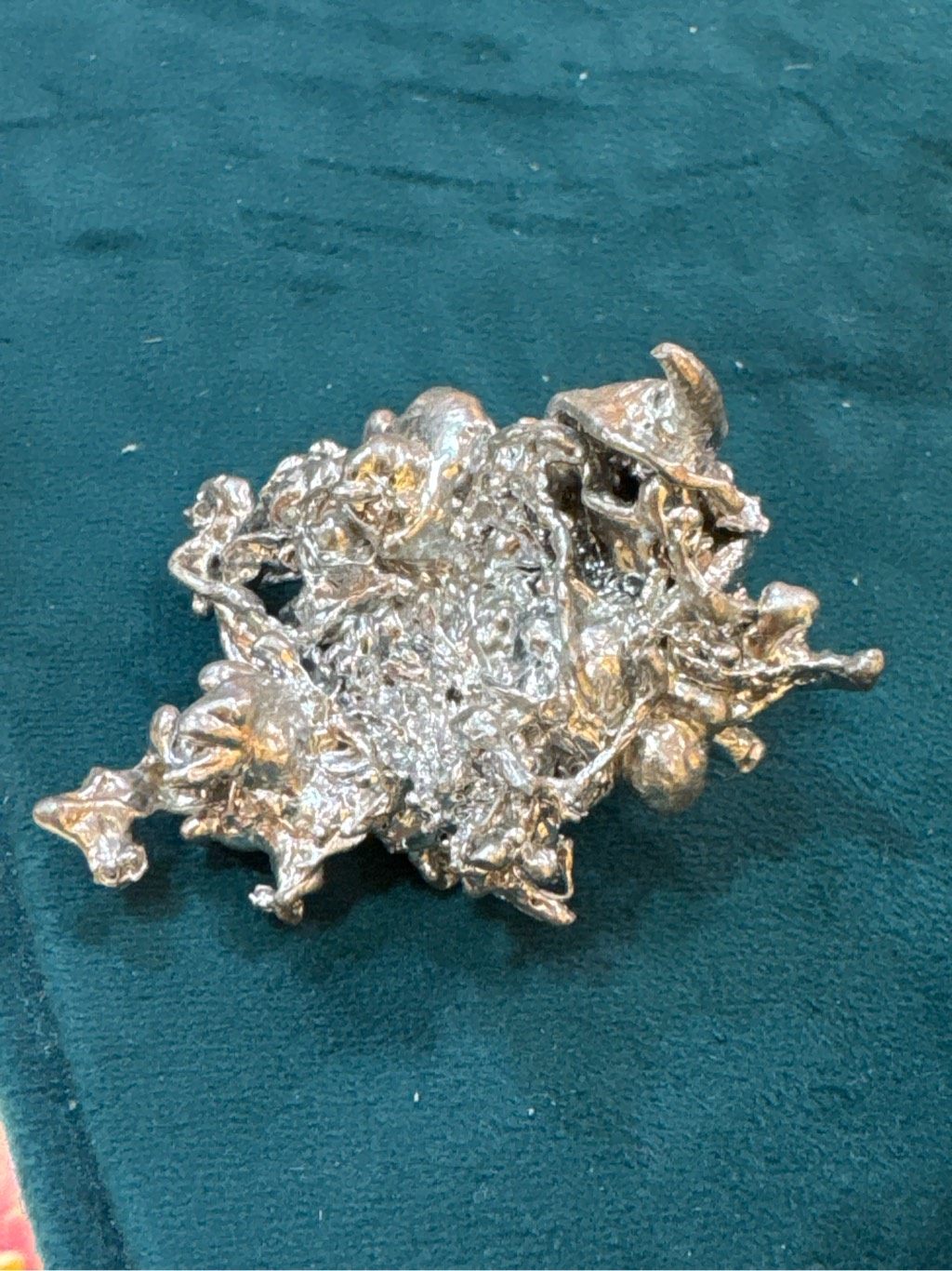 TINH THỂ LEKLAI TỰ NHIÊN MÀU BẠC 5CM