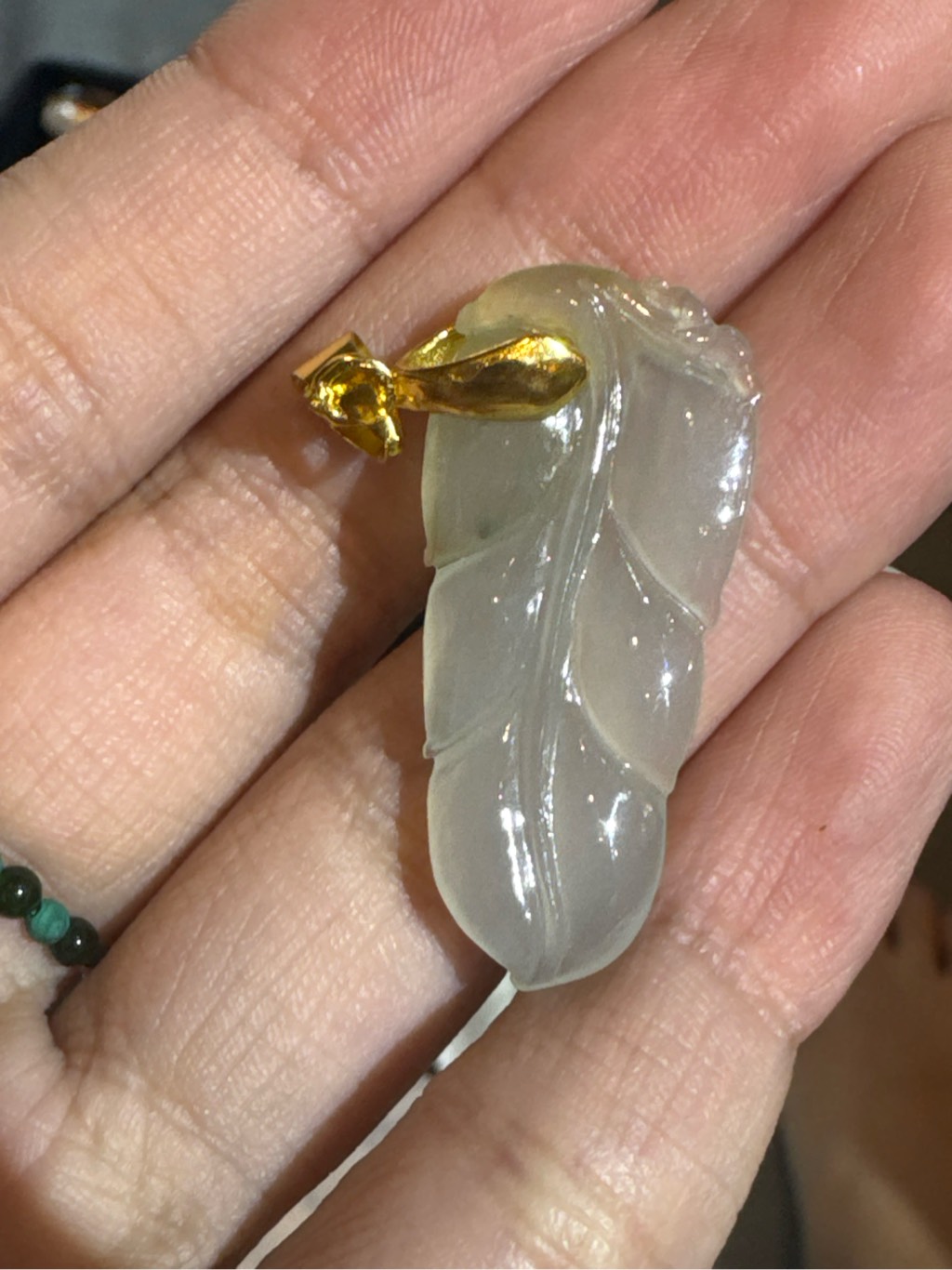 Mặt dây chuyền ngọc Jade hình lá