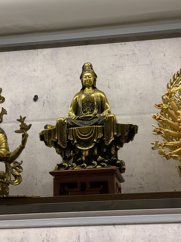 QUAN ÂM BỒ TÁT ĐỒNG VÀNG 40CM