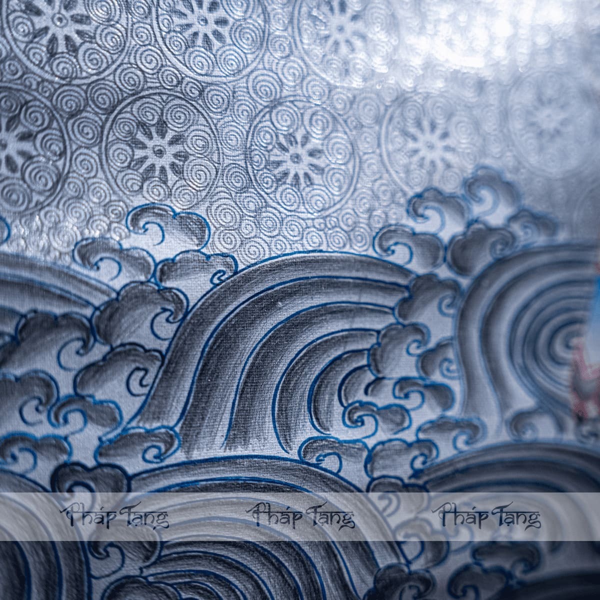 THANGKA QUAN THẾ ÂM BỒ TÁT DÁT BẠC VIỀN ĐỎ KT120x90cm