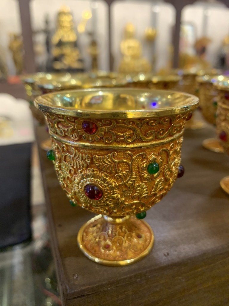 CHÉN ĐỒNG MẠ VÀNG ĐÍNH ĐÁ