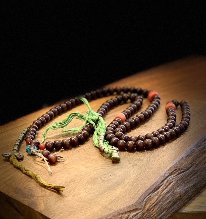 Chuỗi 108 Hạt Bối Cổ 100 Năm (Bạch Ngọc Bồ Đề) – Pháp Bảo Truyền Thừa