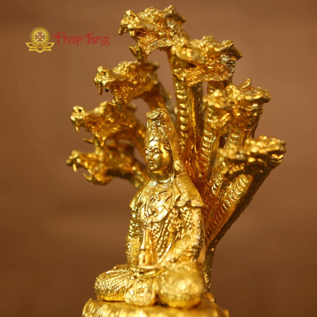 BỒ TÁT QUAN ÂM ĐƯỢC RẮN THẦN NAGA CHE MƯA DÁT VÀNG 20CM