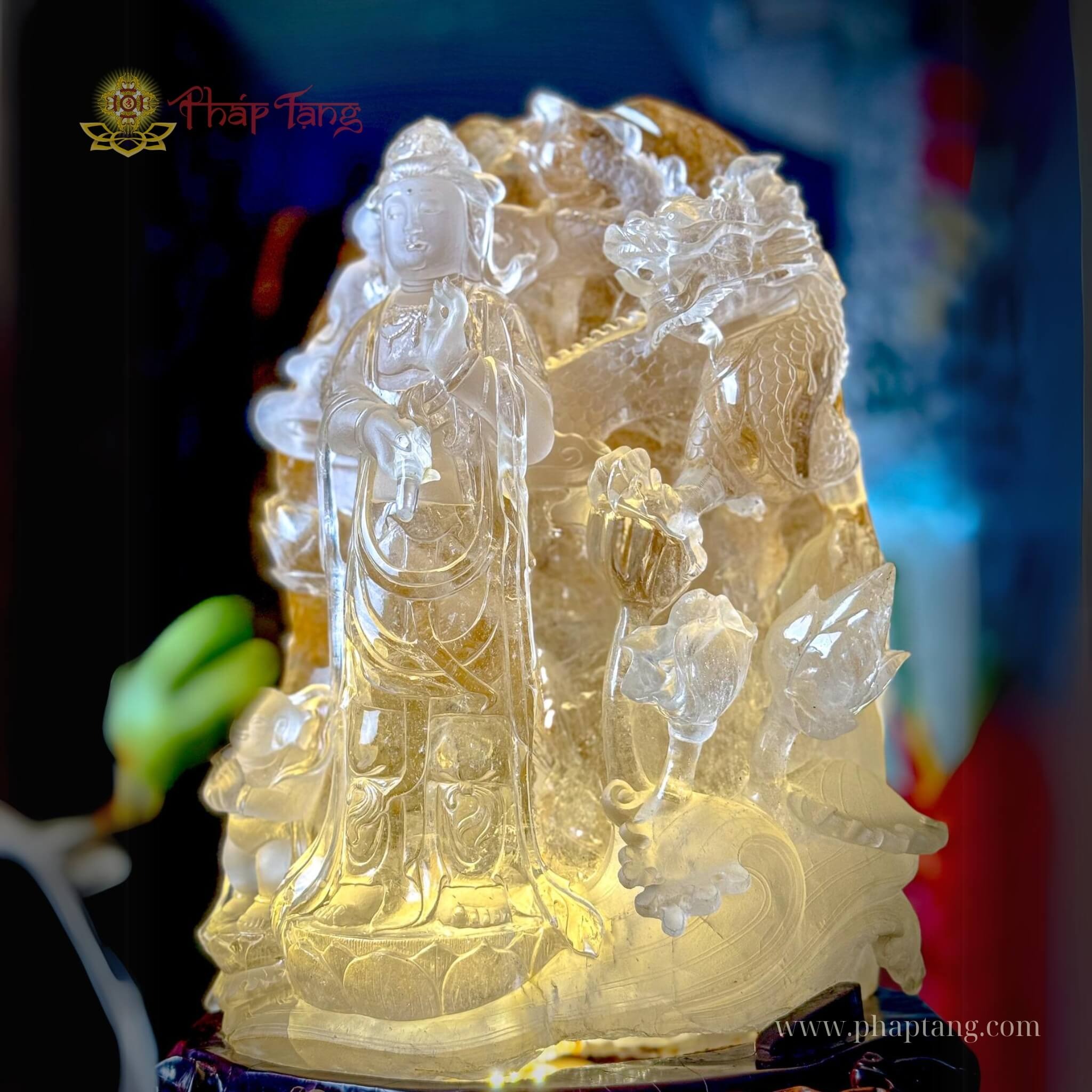 BỒ TÁT QUAN THẾ ÂM THẠCH ANH TÓC TRẮNG QUÝ 53CM