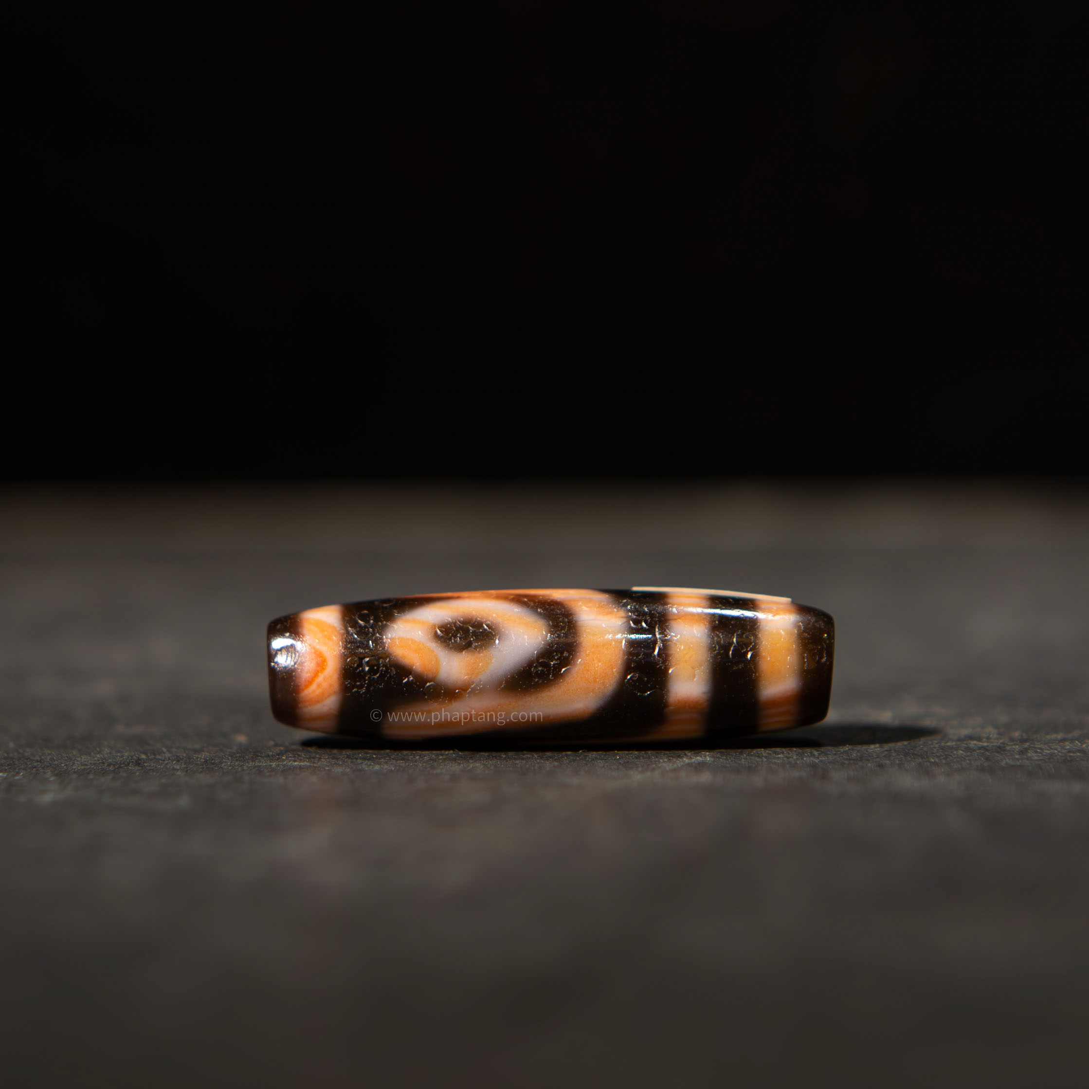 DZI HÀNH GIẢ 2 MẮT THÂN CHU SA ĐỎ 36.CM