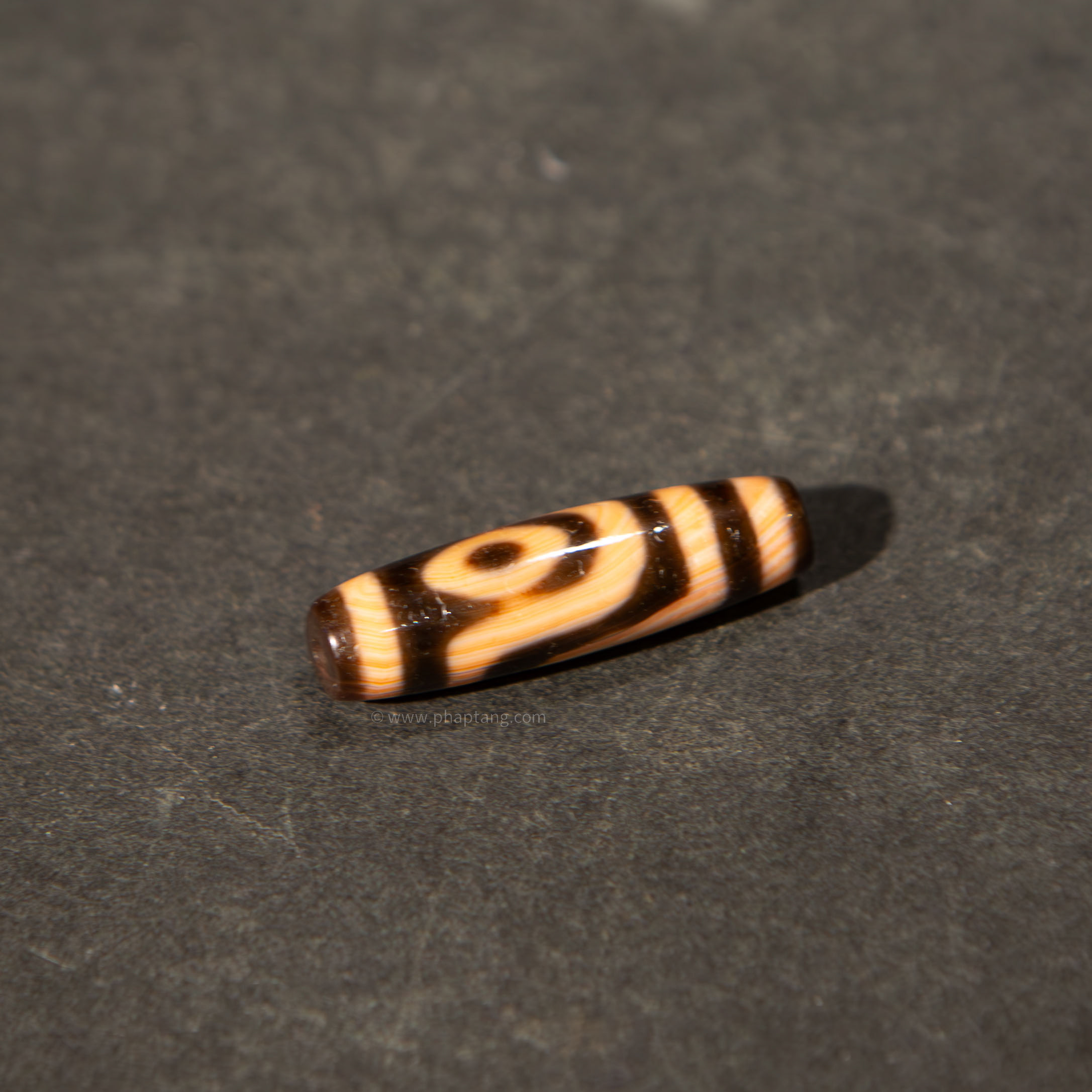 DZI HÀNH GIẢ 2 MẮT THÂN CHU SA ĐỎ 36.CM