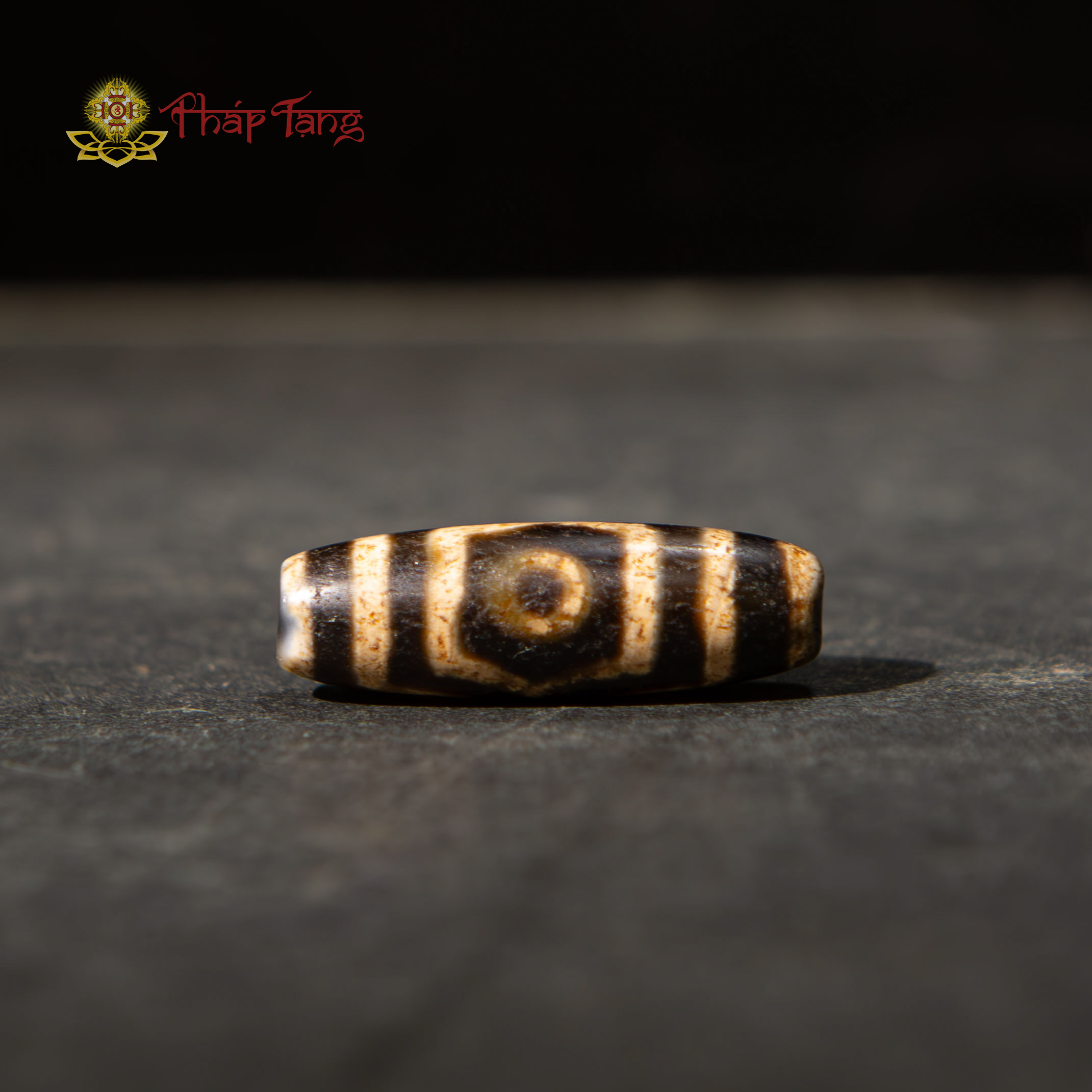 DZI THIÊN CHÂU HÀNH GIẢ TIBET 3 MẮT THÂN ĐEN ĐB 36.7MM