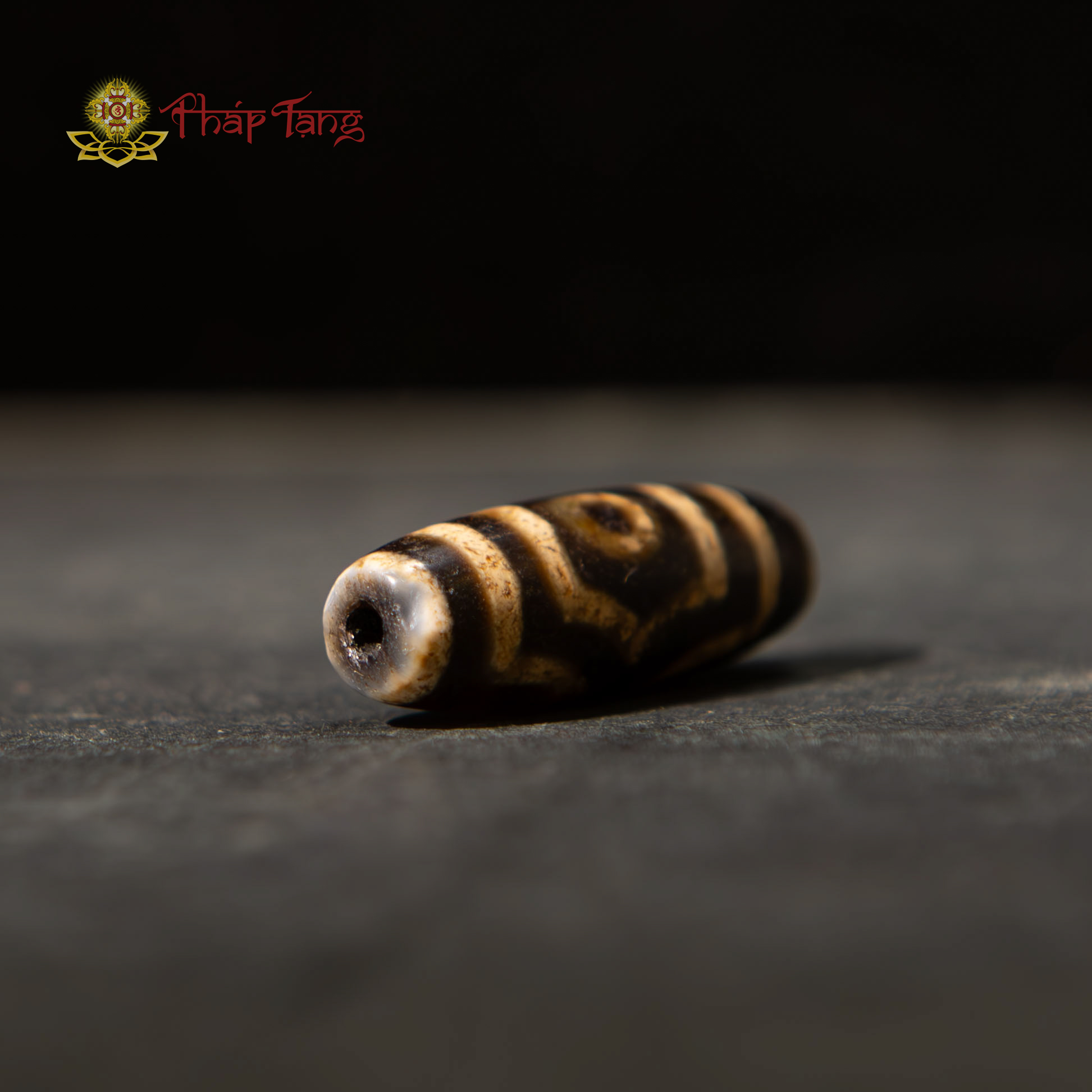 DZI THIÊN CHÂU HÀNH GIẢ TIBET 3 MẮT THÂN ĐEN ĐB 36.7MM