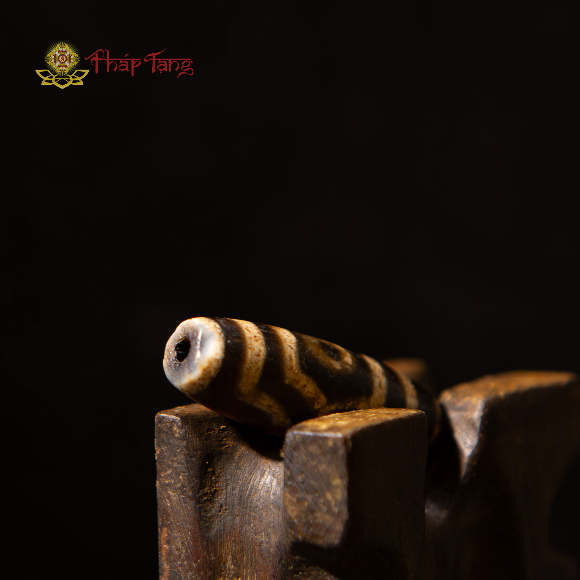 DZI THIÊN CHÂU HÀNH GIẢ TIBET 3 MẮT THÂN ĐEN ĐB 36.7MM