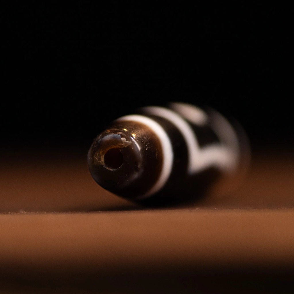 Dzi Thiên Địa Kép Thân Trụ Đen 3.8CM - Kết Nối Thiên Địa Nhân