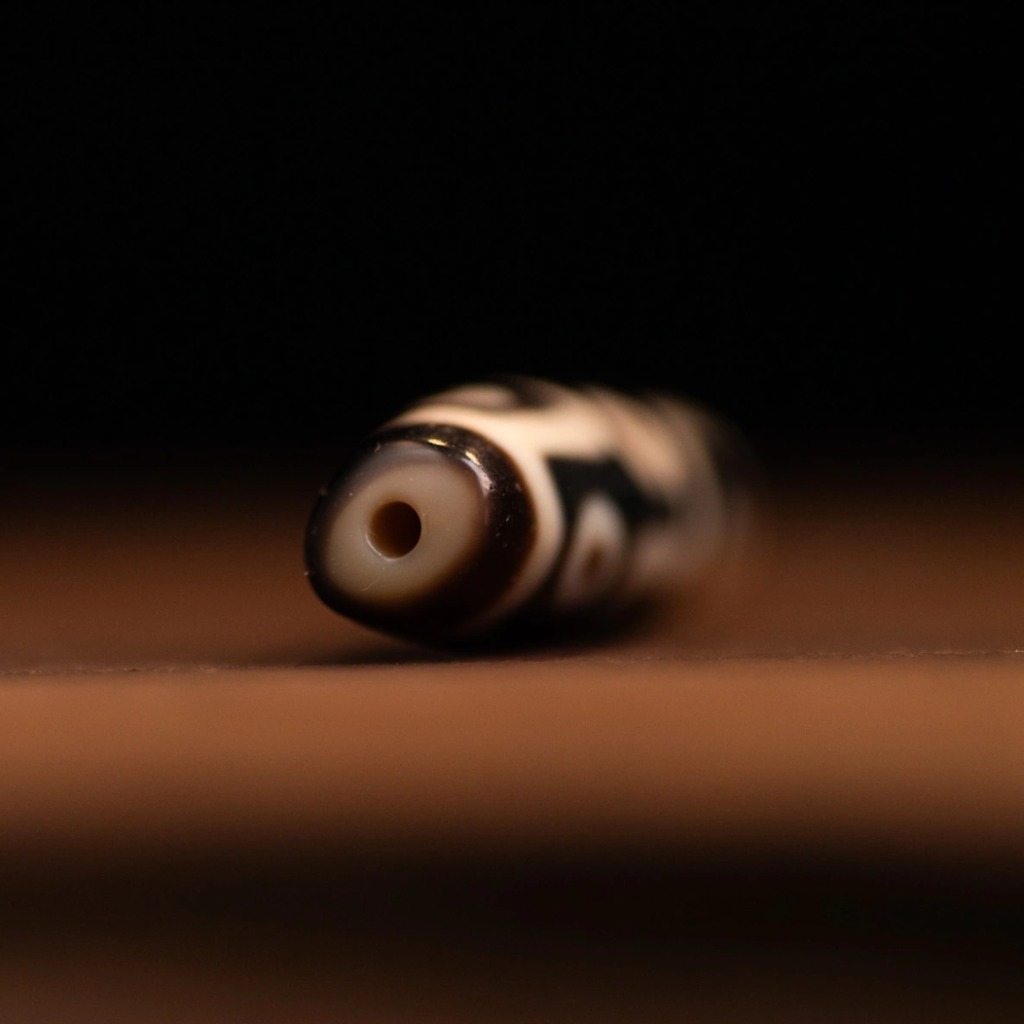 Dzi 9 Mắt Dẹt Truyền Thừa Tibet 4.2CM - Thành Tựu Viên Mãn