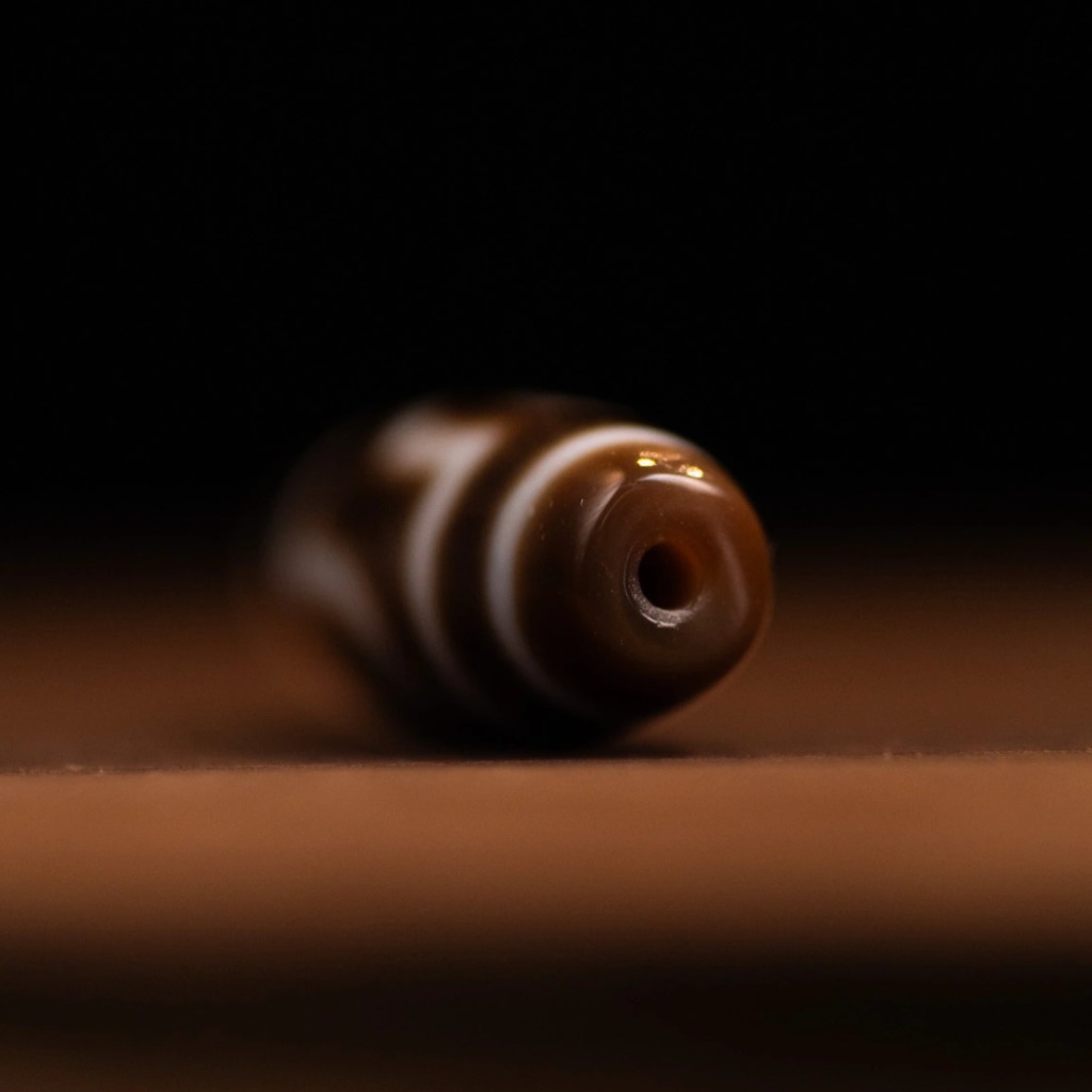 Dzi 2 Mắt Thân Dầu Ivory (Trắng Ngà) HQ 3.7CM - Hạnh Phúc & Hòa Hợp