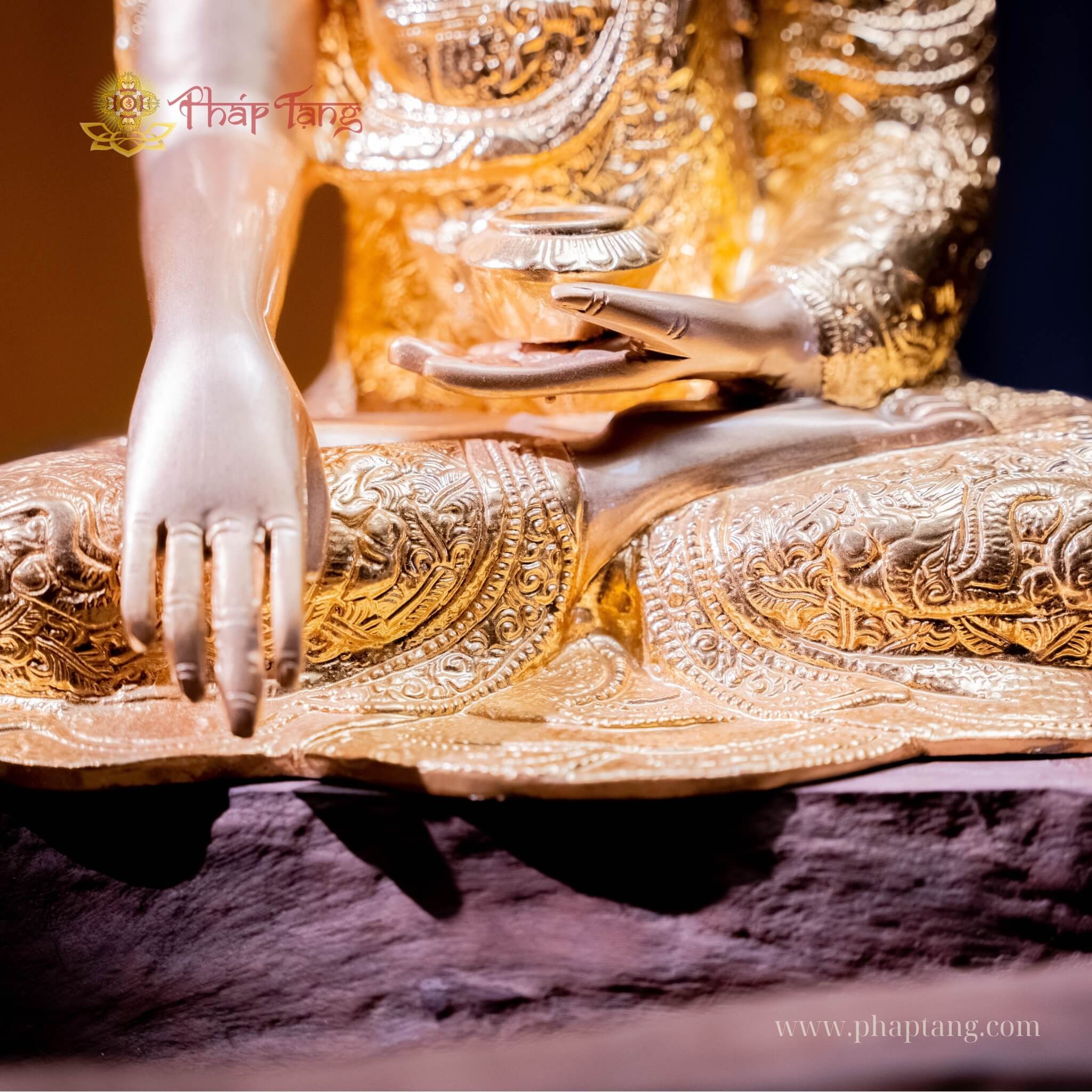 ĐỨC BỔN SƯ ÁO CHẠM TRỔ ẤN ĐỘ DÁT VÀNG 9999 ĐB CAO 40CM