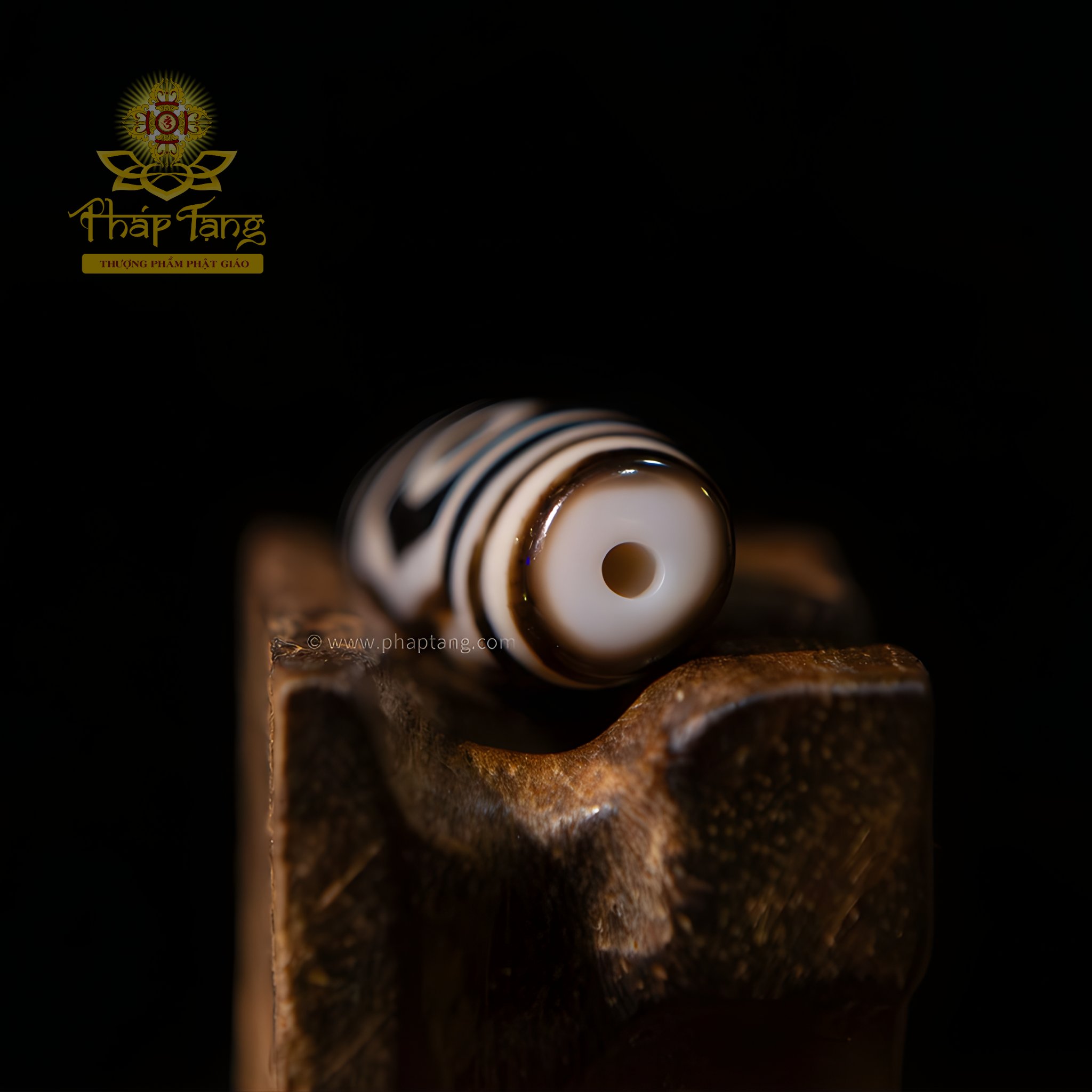 Dzi 3 Mắt HQ Thân Đen Vệt Sáng Truyền Thừa  Hoàng Thần Tài Dzambhala