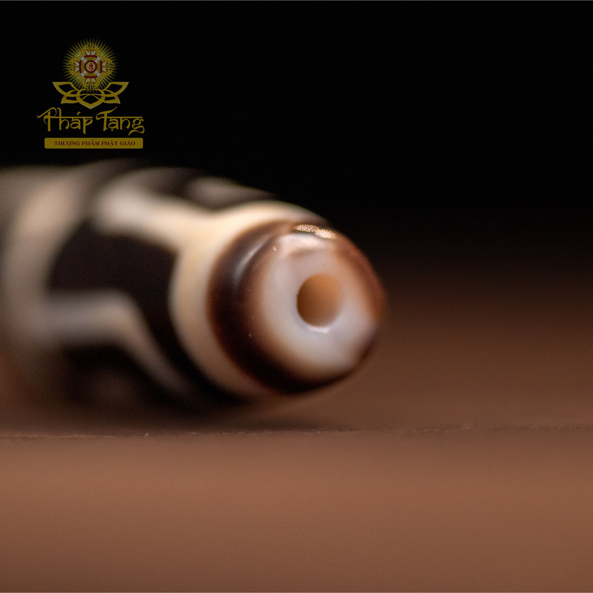 Dzi 4 Mắt Thân Dầu Đen Bóng (Nepal) 4.1cm