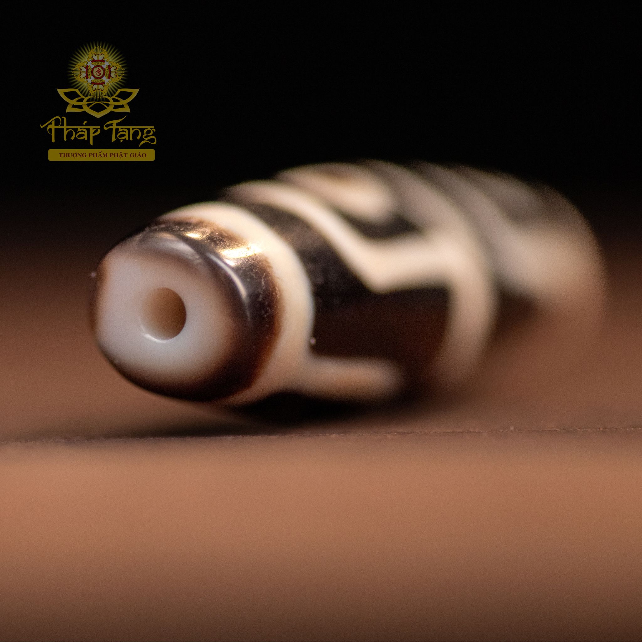 Dzi 4 Mắt Thân Dầu Đen Bóng (Nepal) 4.1cm