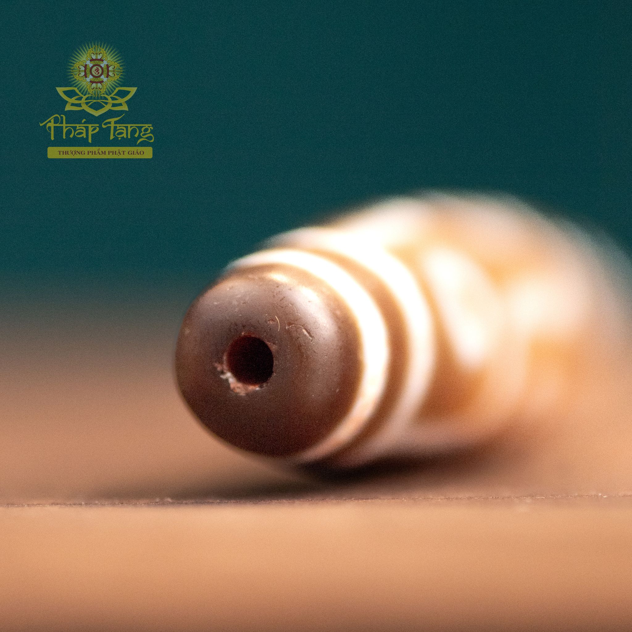 Dzi 9 Mắt Thiên Châu (6CM) - Thân Lên Nước Ngọc