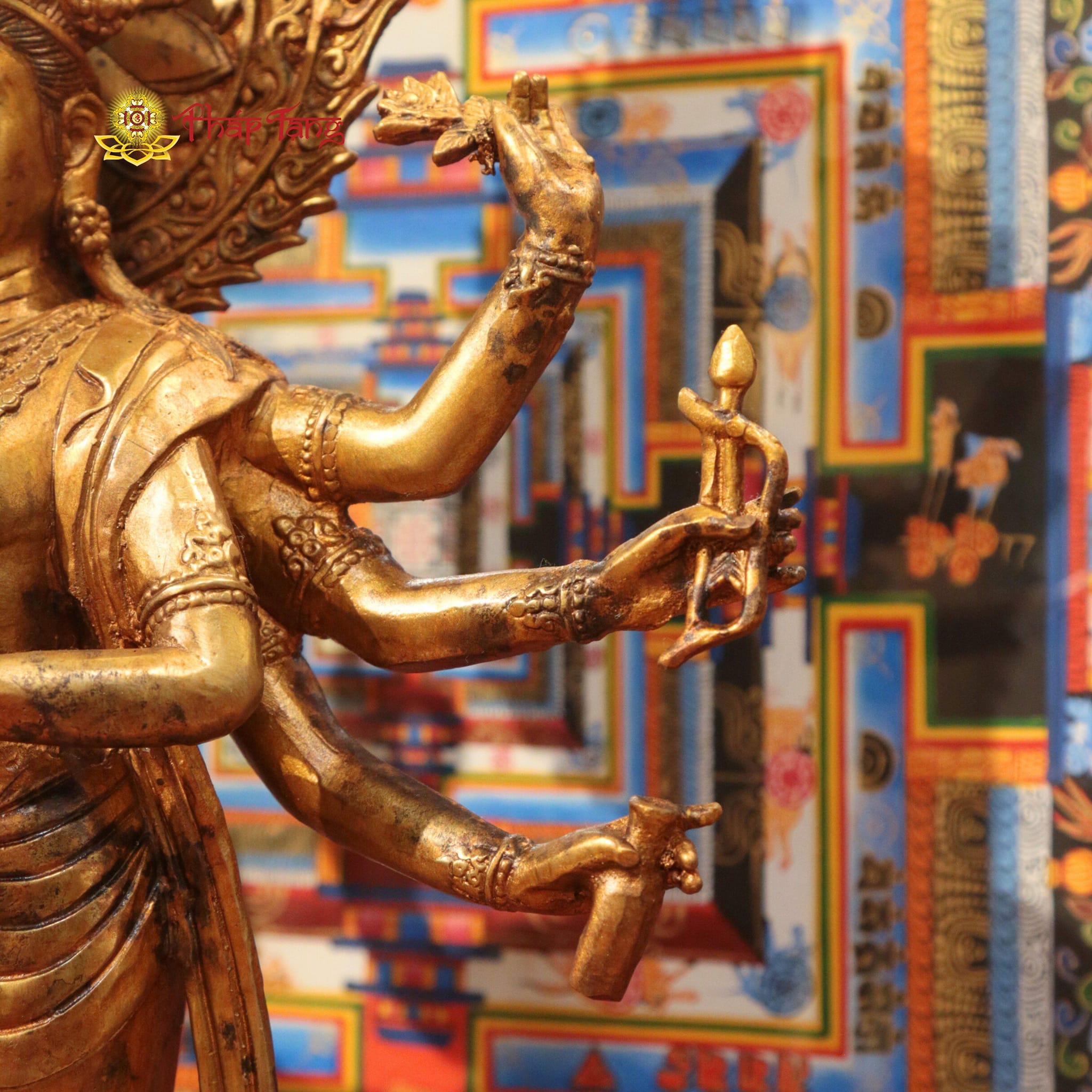 BỒ TÁT QUAN THẾ ÂM 8 TAY DÁNG ĐỨNG ĐỒNG VÀNG XƯA 40CM