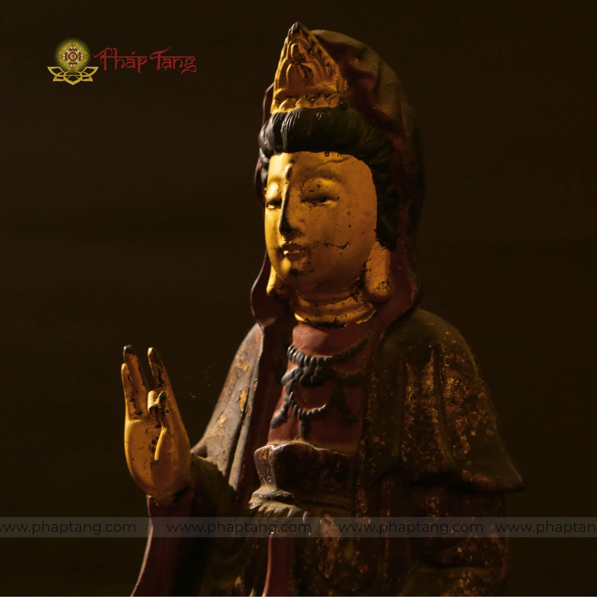 BỒ TÁT QUAN ÂM XƯA GỖ DÁT VÀNG VIỆT NAM