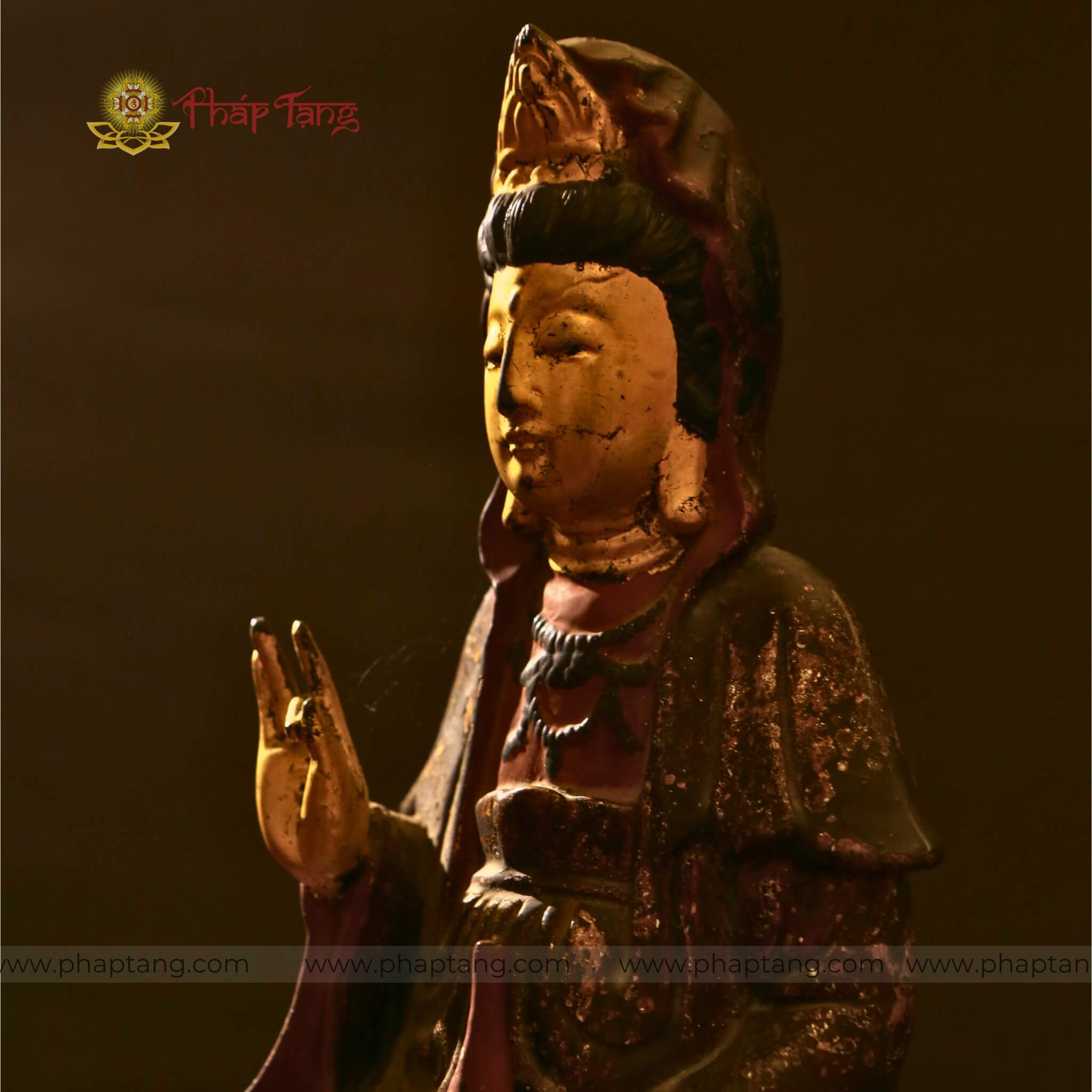 BỒ TÁT QUAN ÂM XƯA GỖ DÁT VÀNG VIỆT NAM
