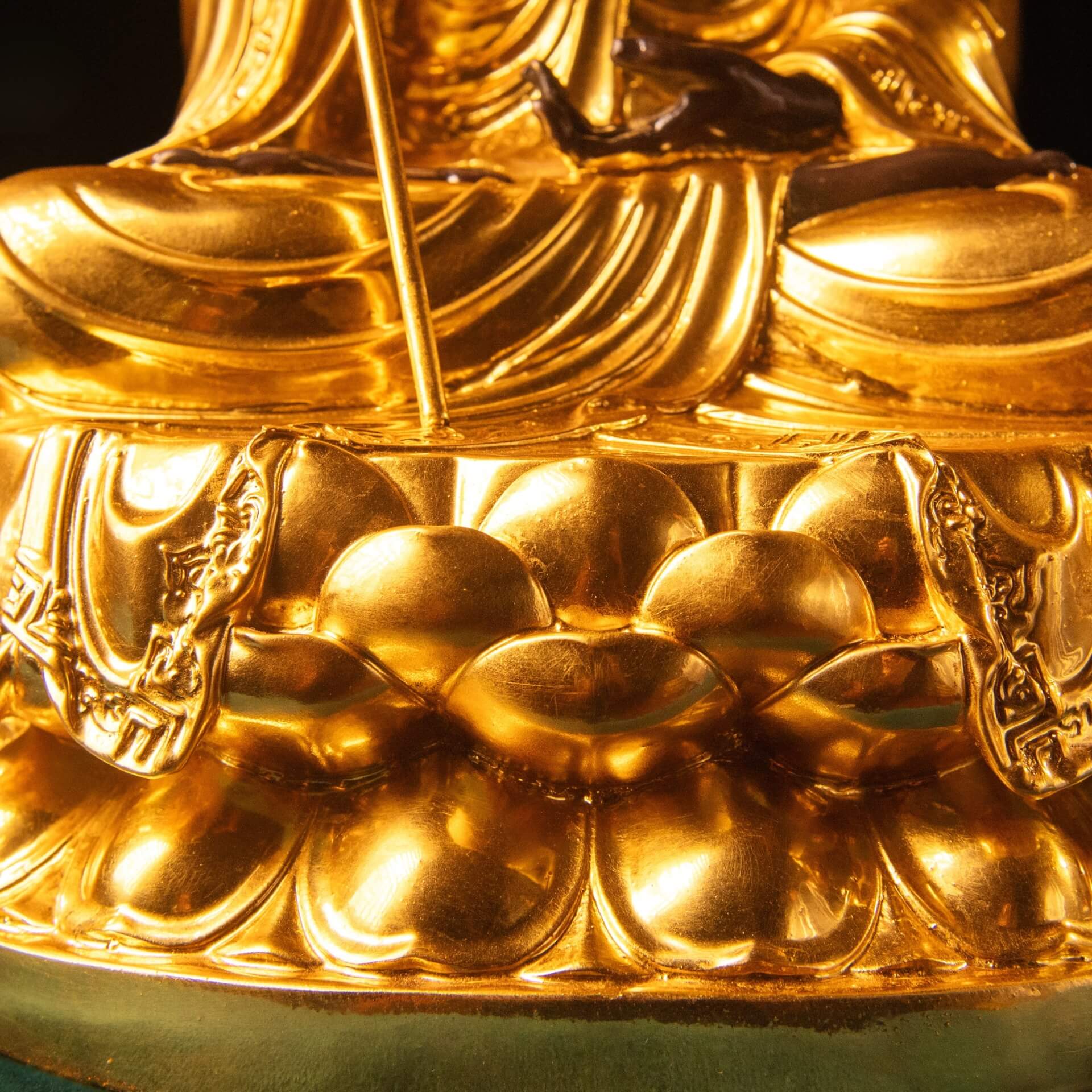 Tượng Địa Tạng Bồ Tát Đồng Đúc Mạ Vàng 24K Cao 42cm