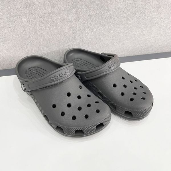 Crocs classic xam mới