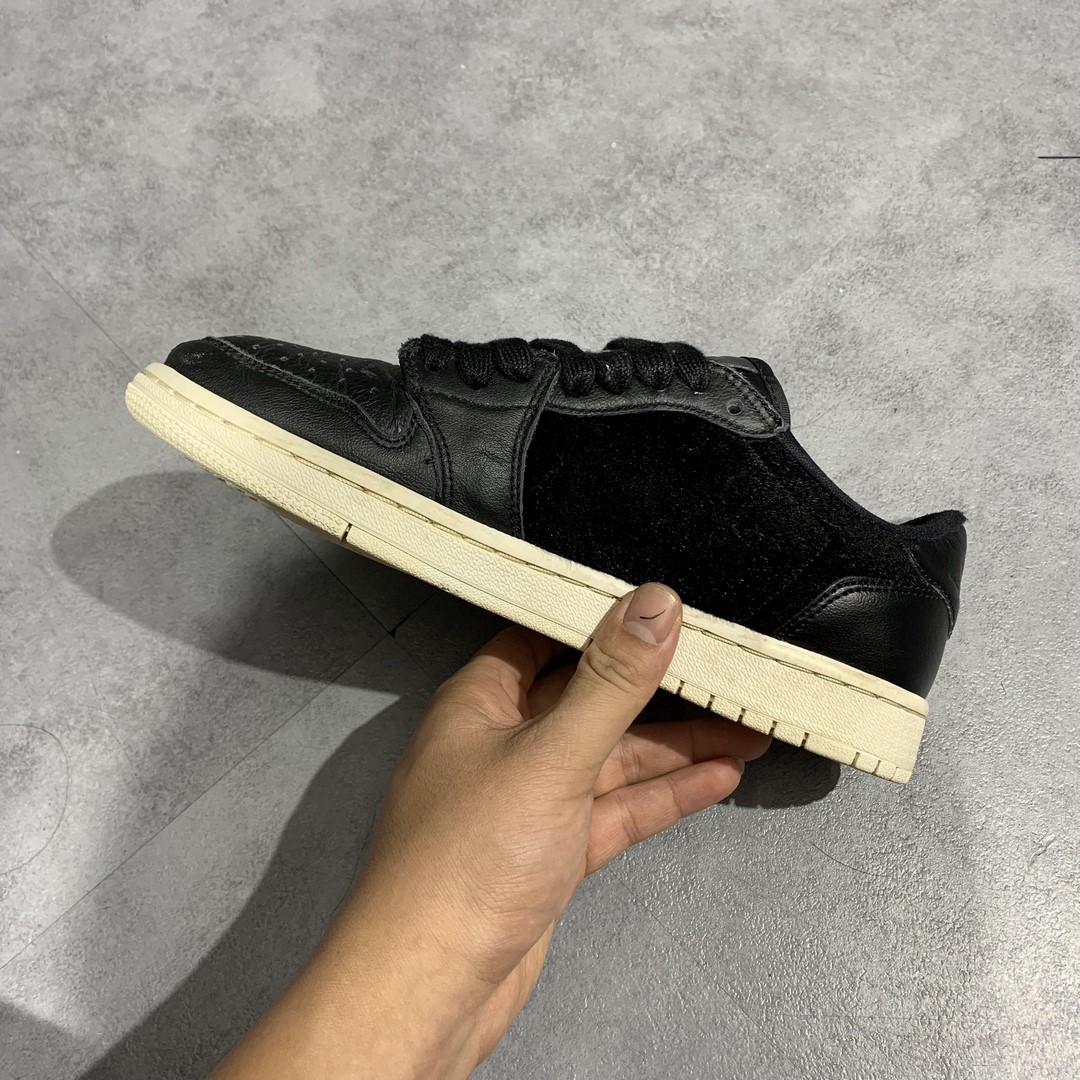2hand giày Nike Air Jordan 1 Retro Black  A01935 001 SIZE 38 PVN9865