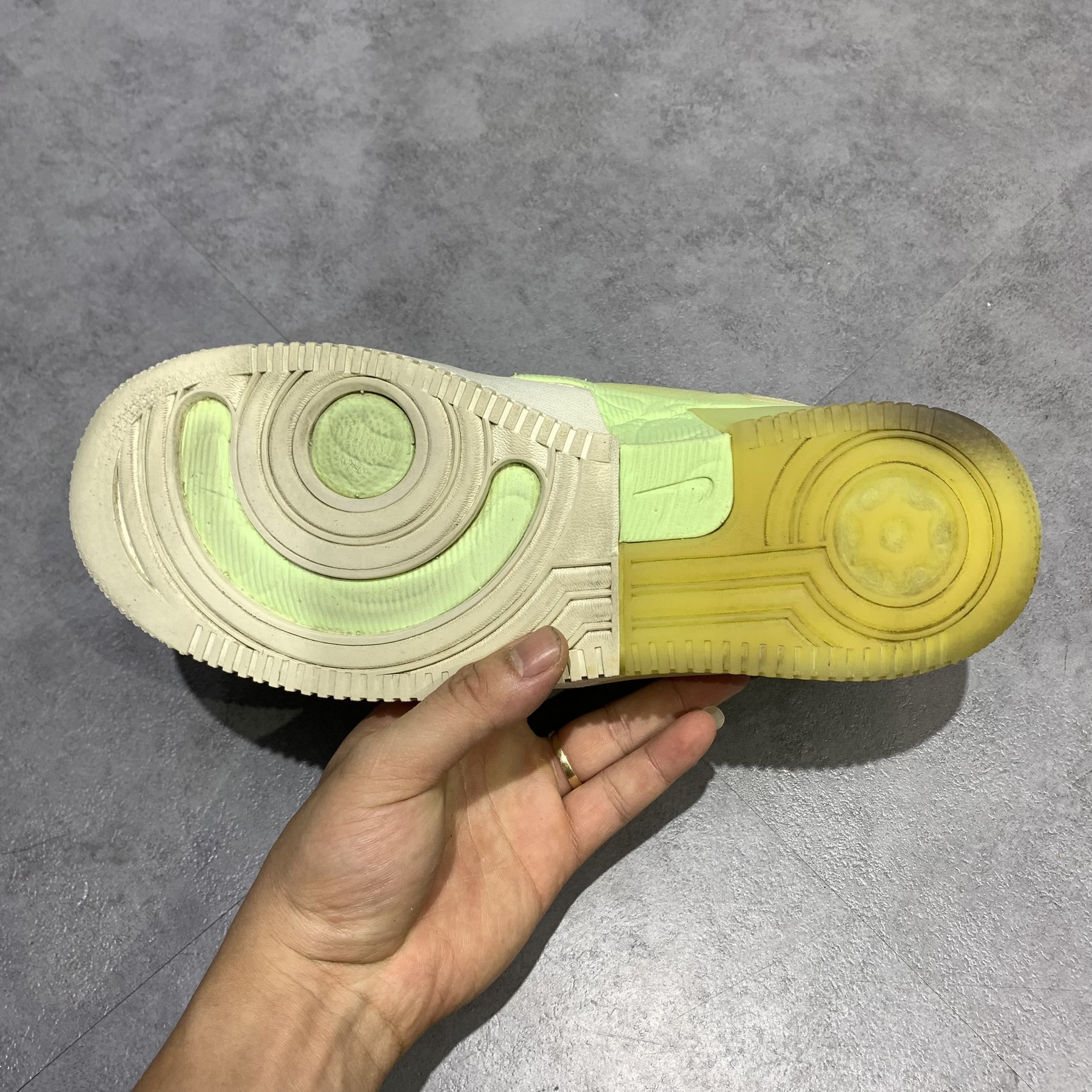 2hand Giày Nike Air Force React Sail Barely Volt DM0573 101 SIZE