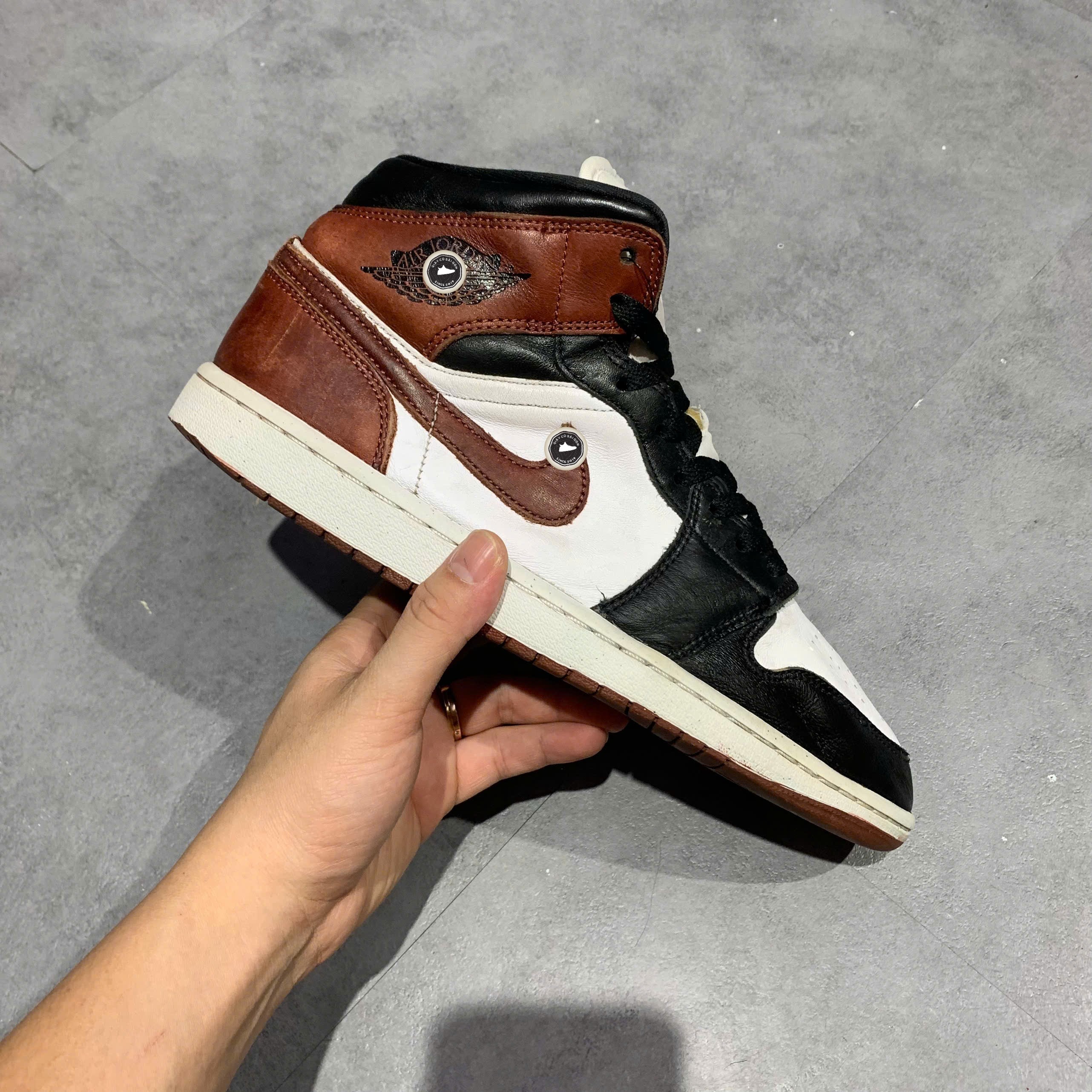 Air Jordan 1 Mid SE Dark Pony - HF3216-102 - Size 43 - GIÀY 2HAND CHÍNH HÃNG PVN26163