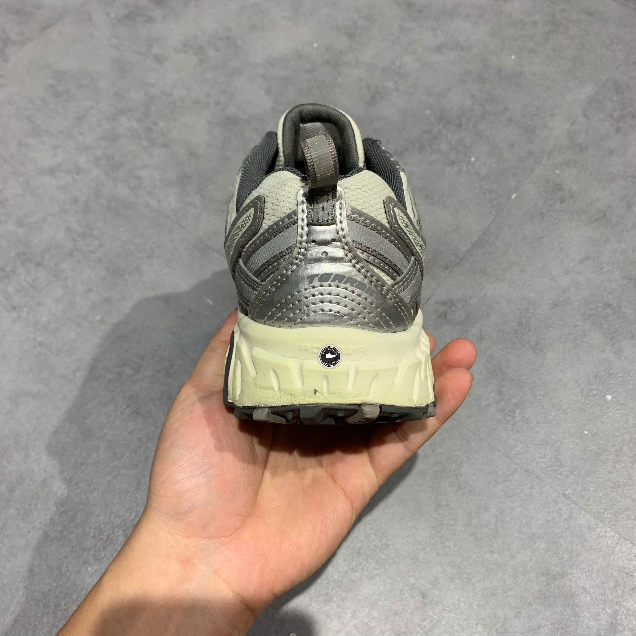 New Balance 410v5 Silver Grey - MT410CK5 - Size 43 - GIÀY 2HAND CHÍNH HÃNG PVN26153