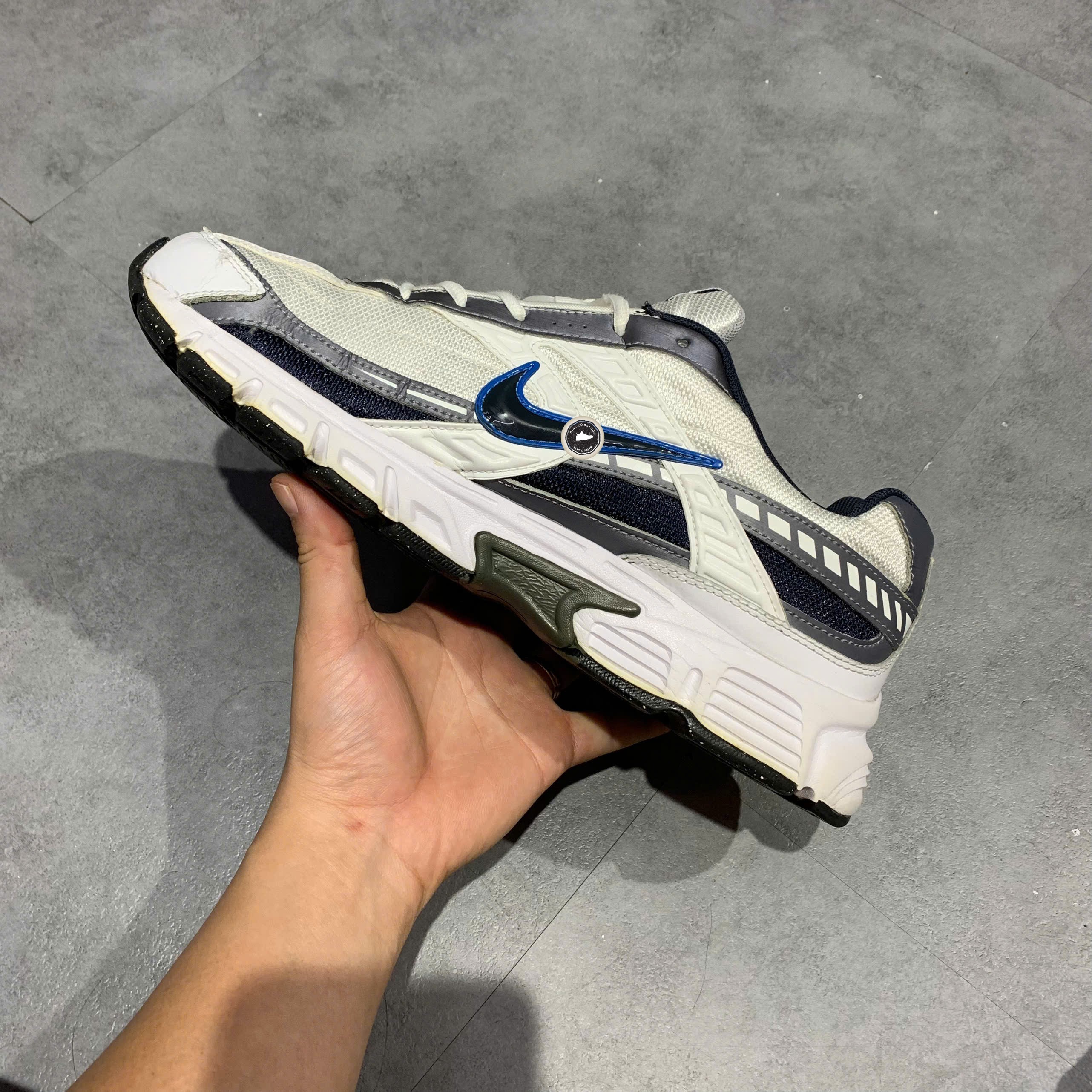 Nike Initiator 'Metallic Cool Grey' - 394055 101 - Size 45 - GIÀY 2HAND CHÍNH HÃNG PVN23527