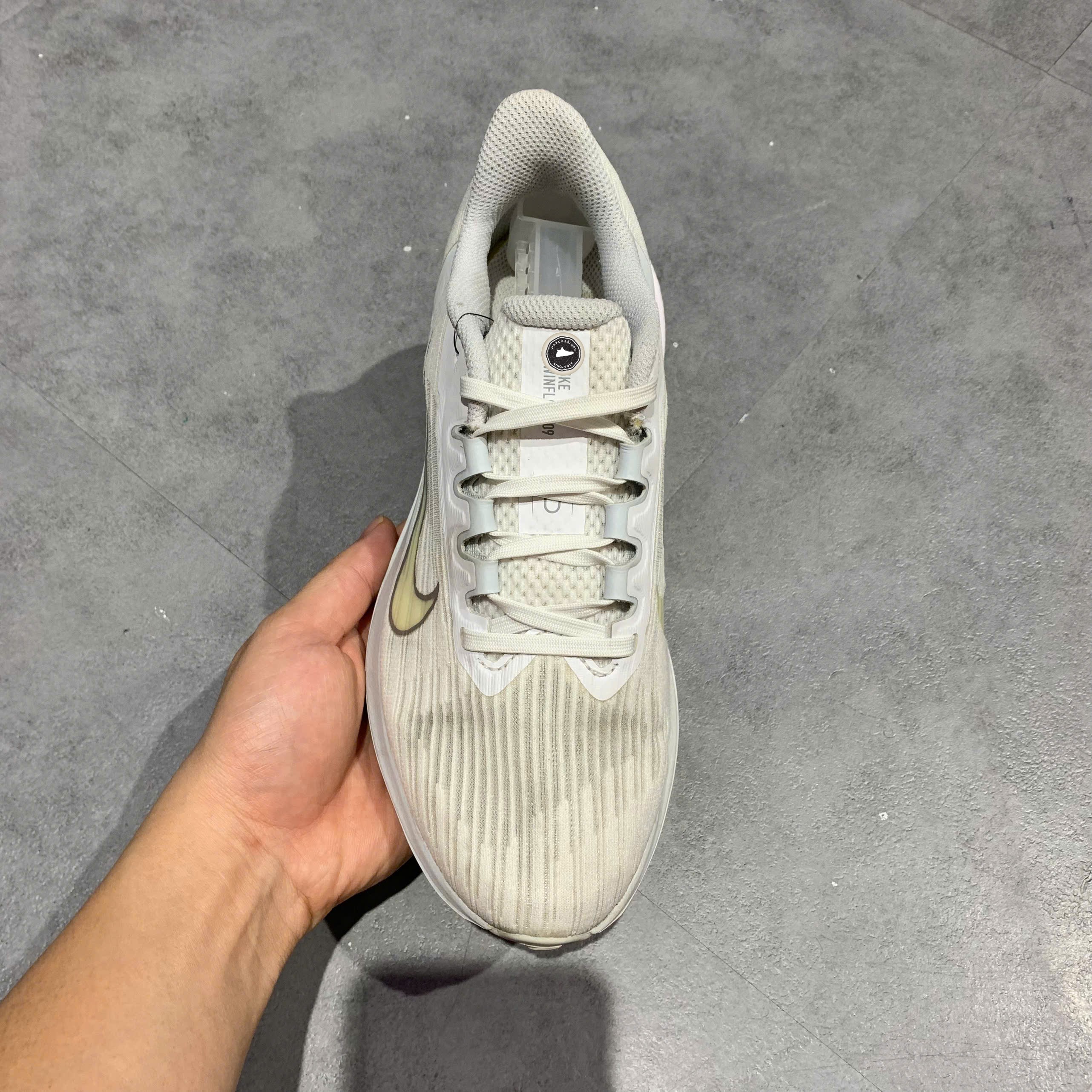 Nike Air Zoom Winflo 9 White Metallic Silver - DD8686 100 - Size 37.5 - GIÀY 2HAND CHÍNH HÃNG PVN23827