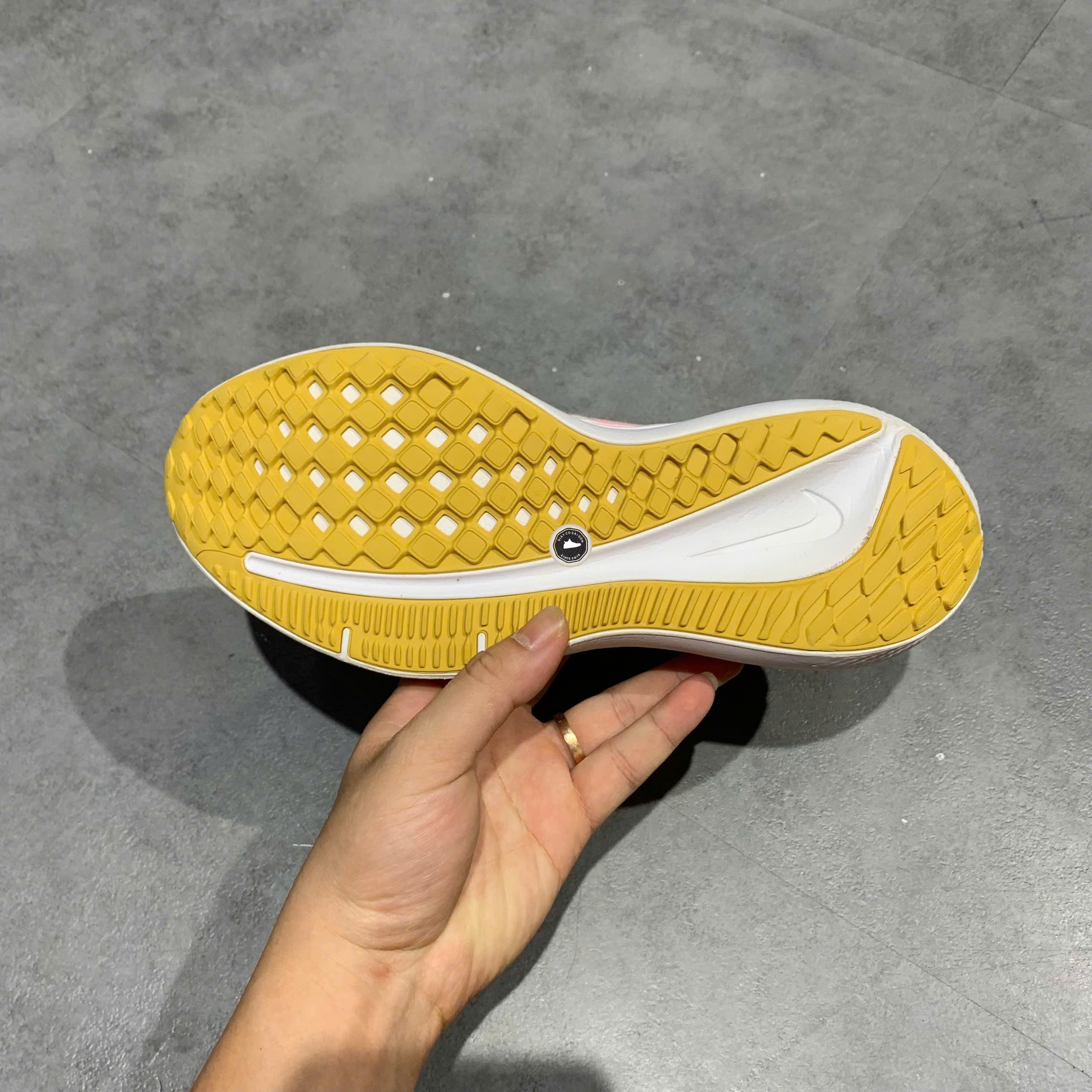 Nike Air Winflo 9 White Pink Spell - DD8686 104 - Size 38.5 - GIÀY 2HAND CHÍNH HÃNG PVN23815