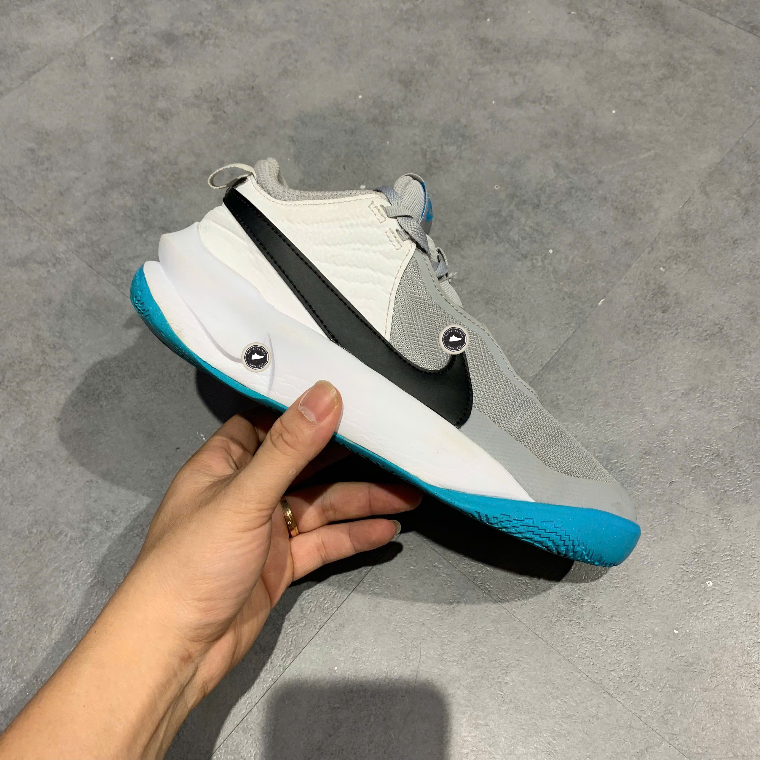 Nike Team Hustle D 10 GS - CW6735 104 - Size 38 - GIÀY 2HAND CHÍNH HÃNG 24001