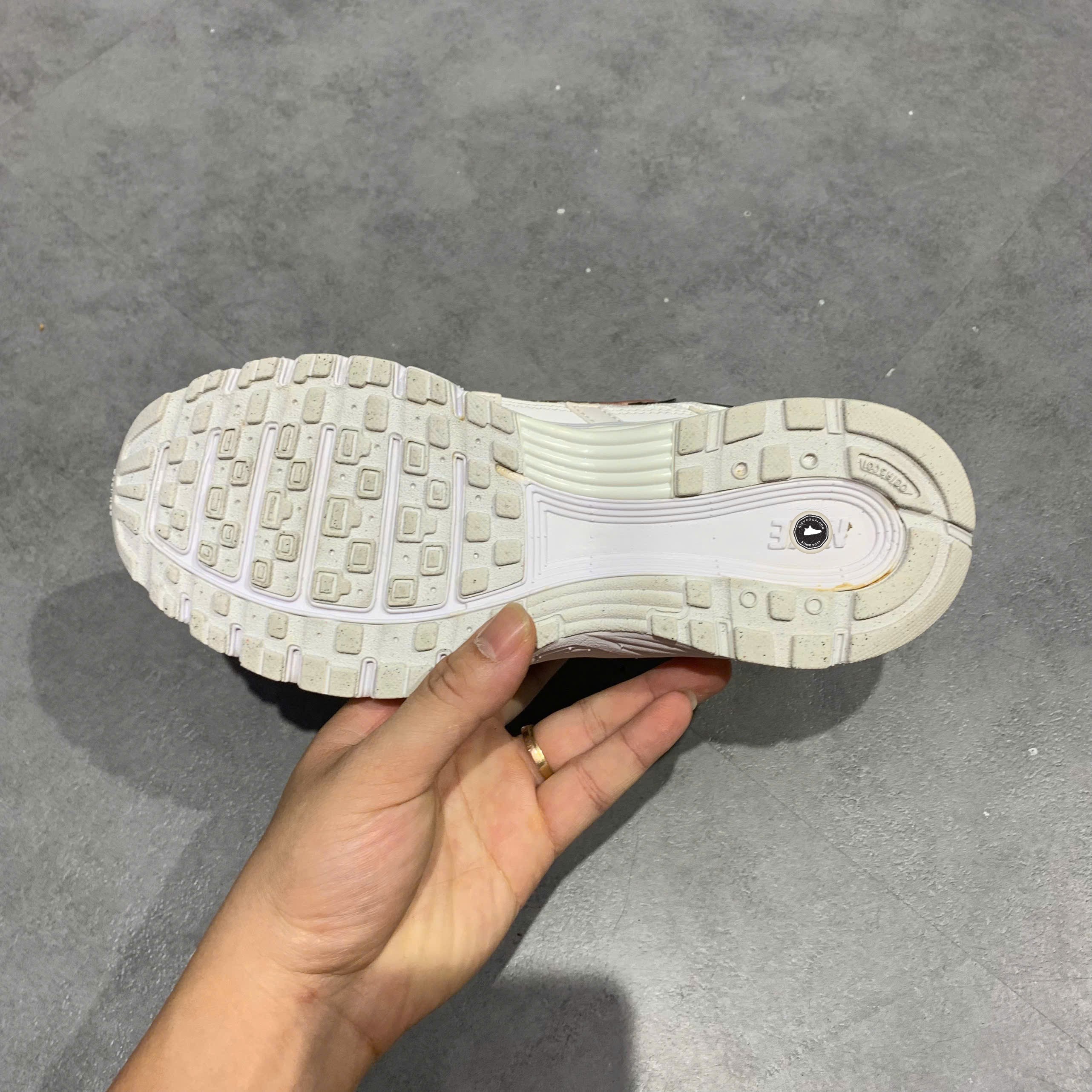 nike 200 coral stardust