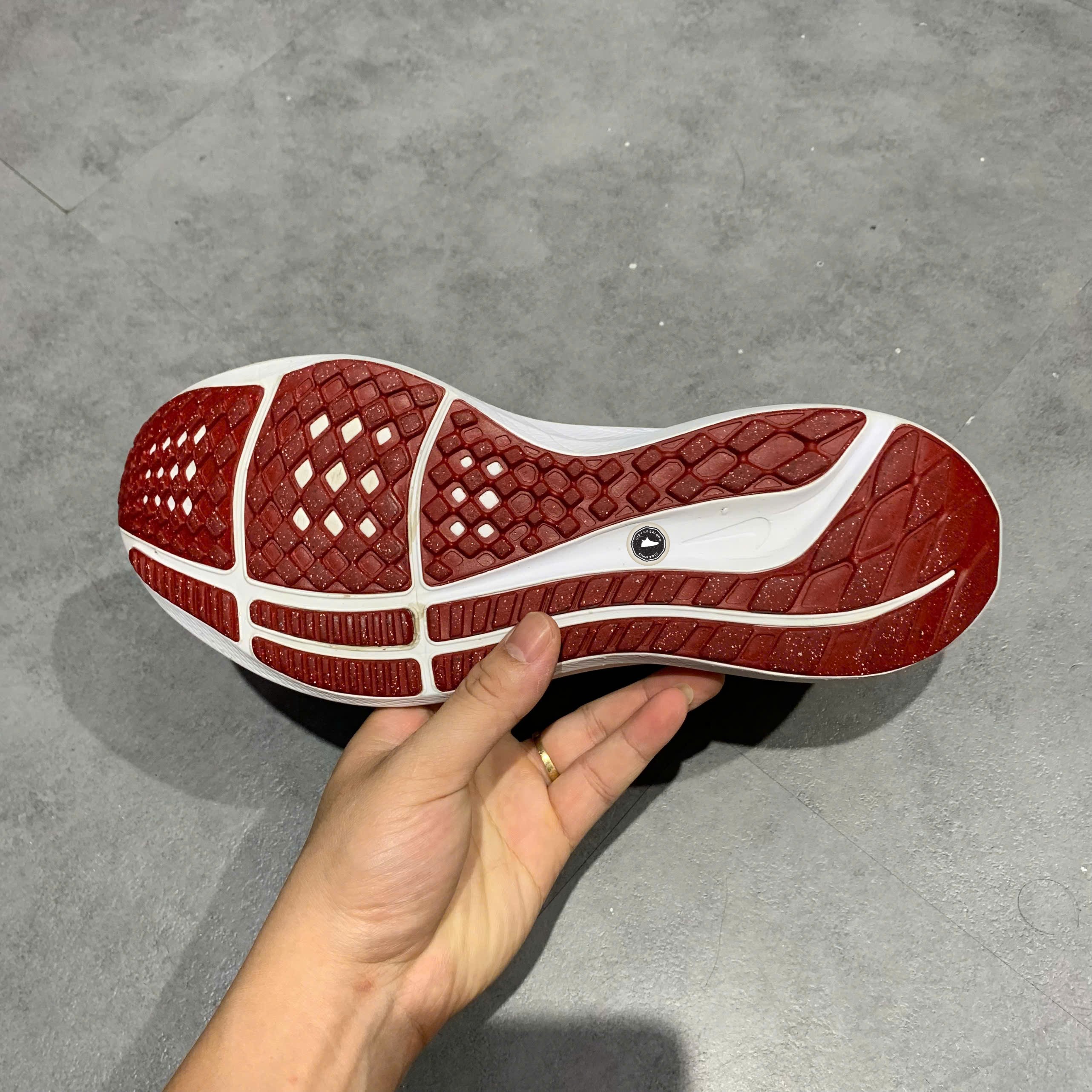Nike Air Zoom Pegasus 40 Bowerman Track Club - FJ2844 100 - Size 42 - GIÀY 2HAND CHÍNH HÃNG PVN24140