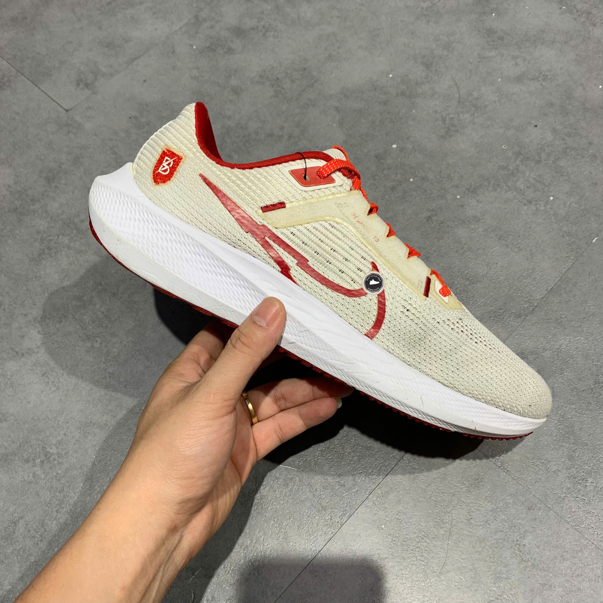 Nike Air Zoom Pegasus 40 Bowerman Track Club - FJ2844 100 - Size 42 - GIÀY 2HAND CHÍNH HÃNG PVN24140