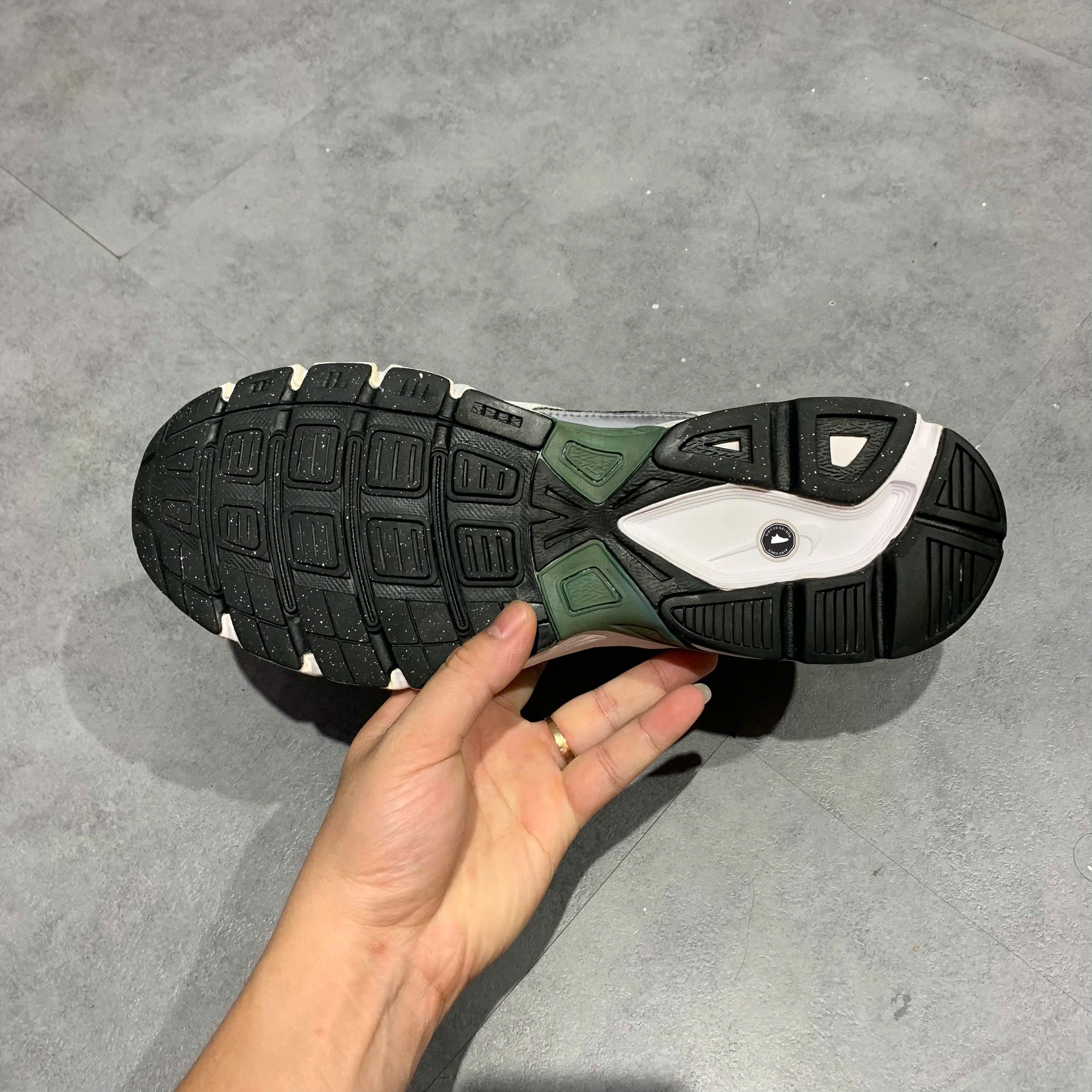 Nike Initiator - 394055 101 - Size 44.5 - GIÀY 2HAND CHÍNH HÃNG 24092