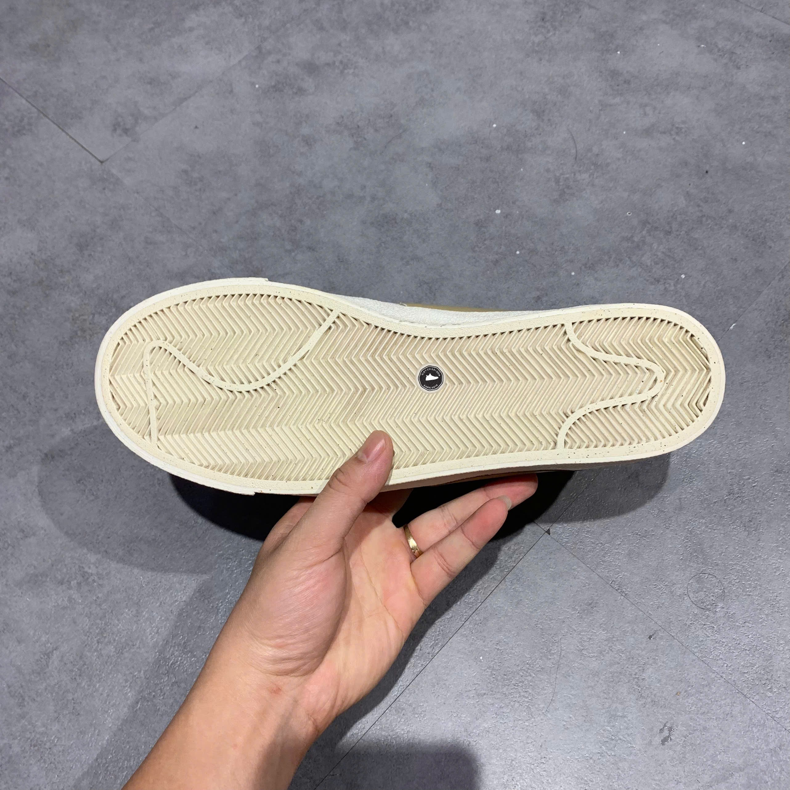 Nike Blazer Low '77 Jumbo White Khaki - DZ2772 121 - Size 44 - GIÀY 2HAND CHÍNH HÃNG PVN24185