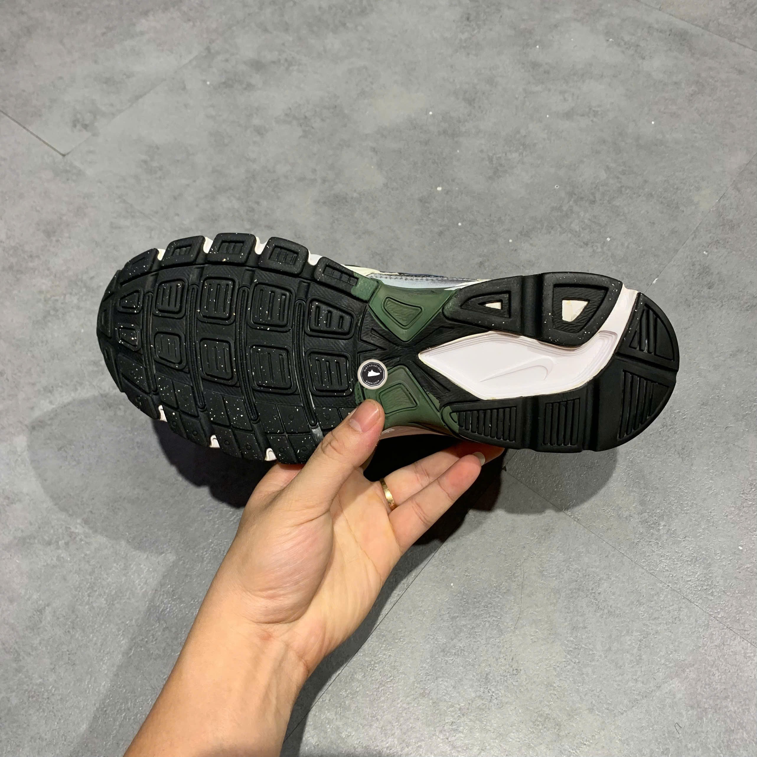 Nike Initiator White Obsidian Metallic Cool Grey - 394055 101 - Size 42 - GIÀY 2HAND CHÍNH HÃNG PVN24144