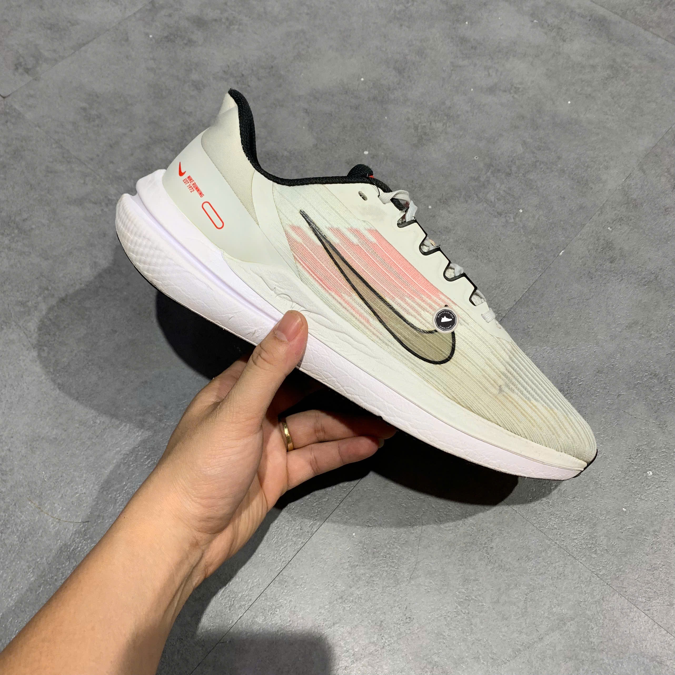 Nike Air Zoom Winflo 9 Photon Dust - DD6203 009 - Size 43 - GIÀY 2HAND CHÍNH HÃNG PVN24317