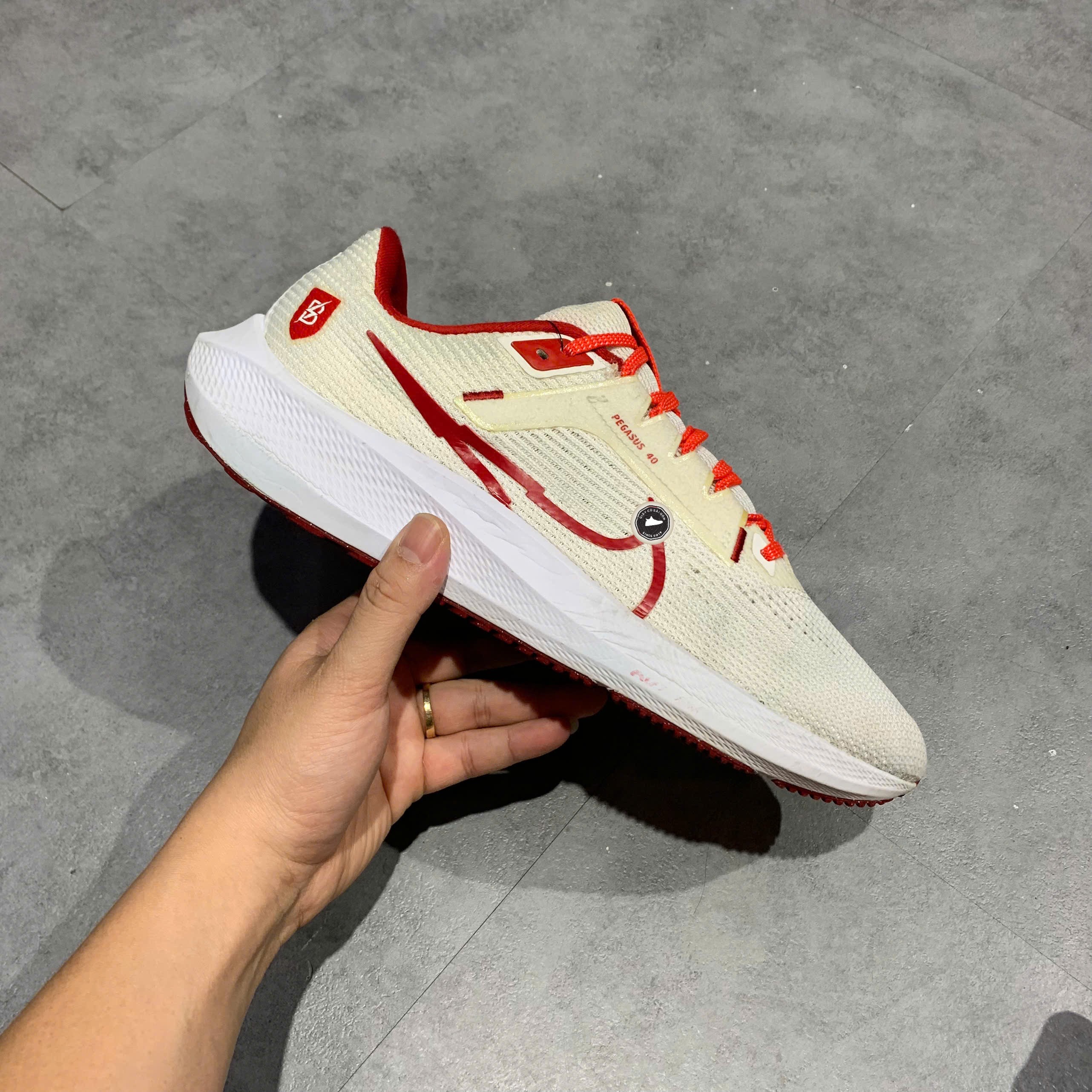 Nike Air Zoom Pegasus 40 Bowerman Track Club - FJ2844 100 - Size 42.5 - GIÀY 2HAND CHÍNH HÃNG PVN24479